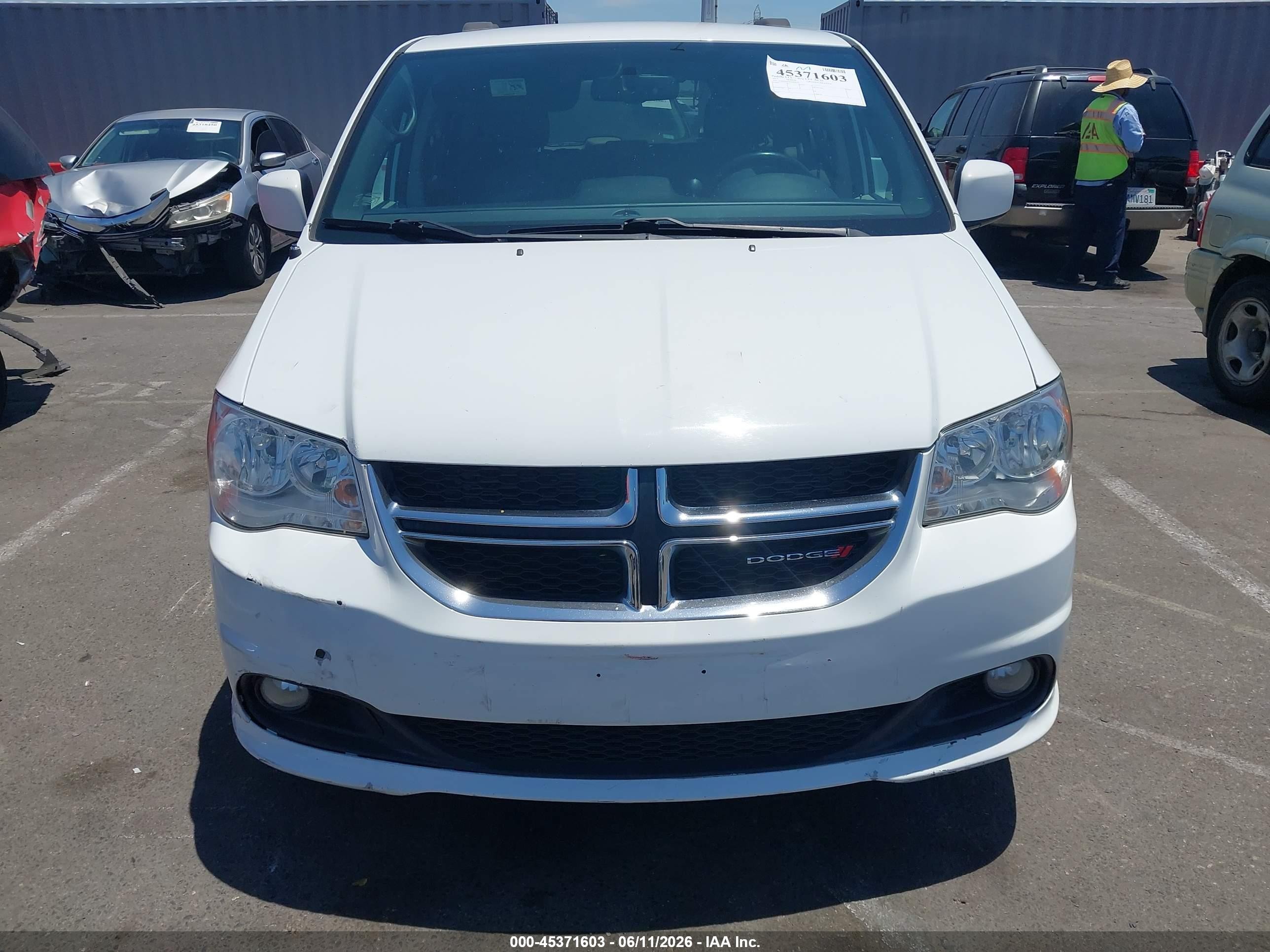 2017 Dodge Grand Caravan Sxt White vin: 2C4RDGCG5HR800470