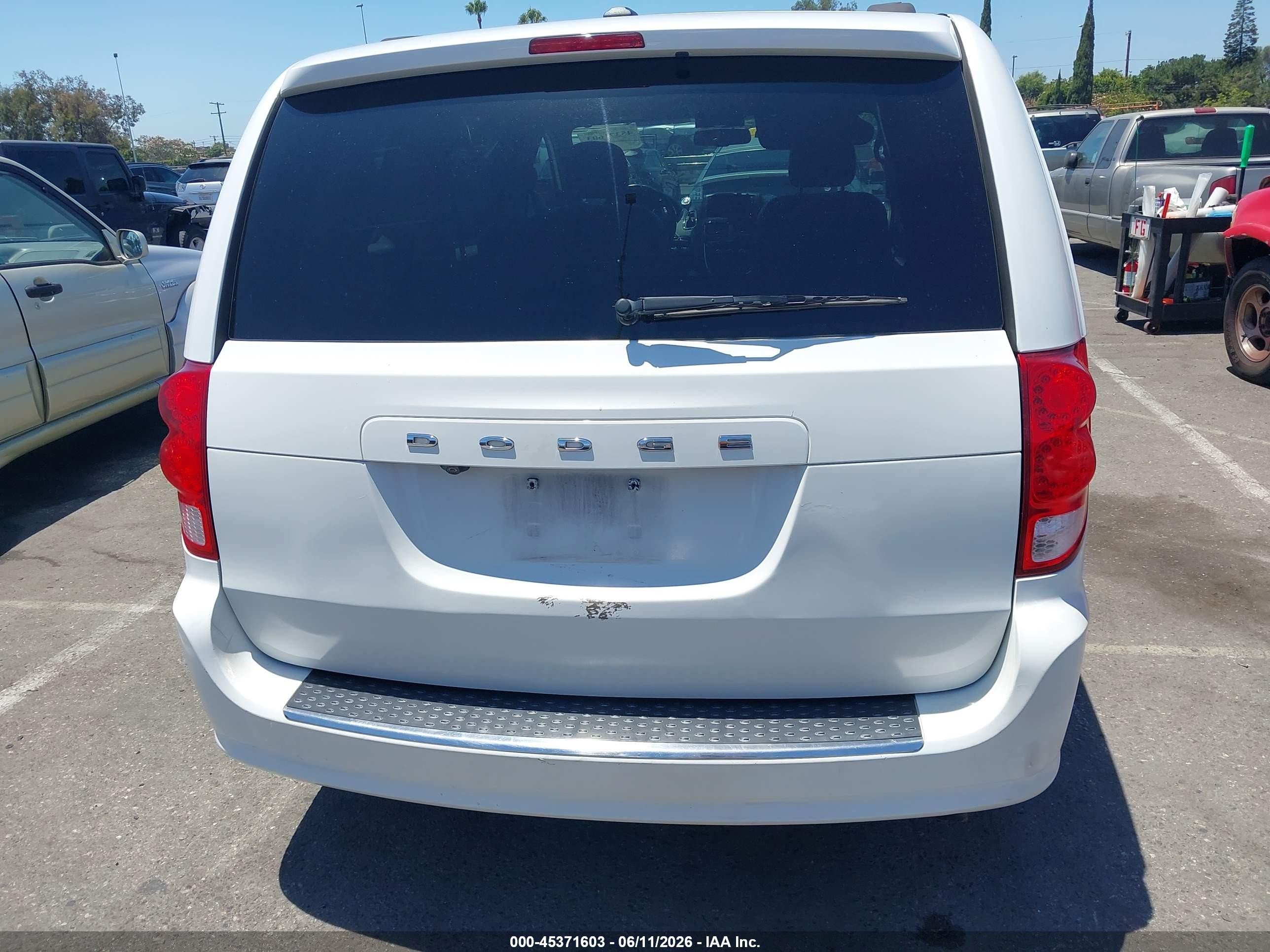 2017 Dodge Grand Caravan Sxt White vin: 2C4RDGCG5HR800470
