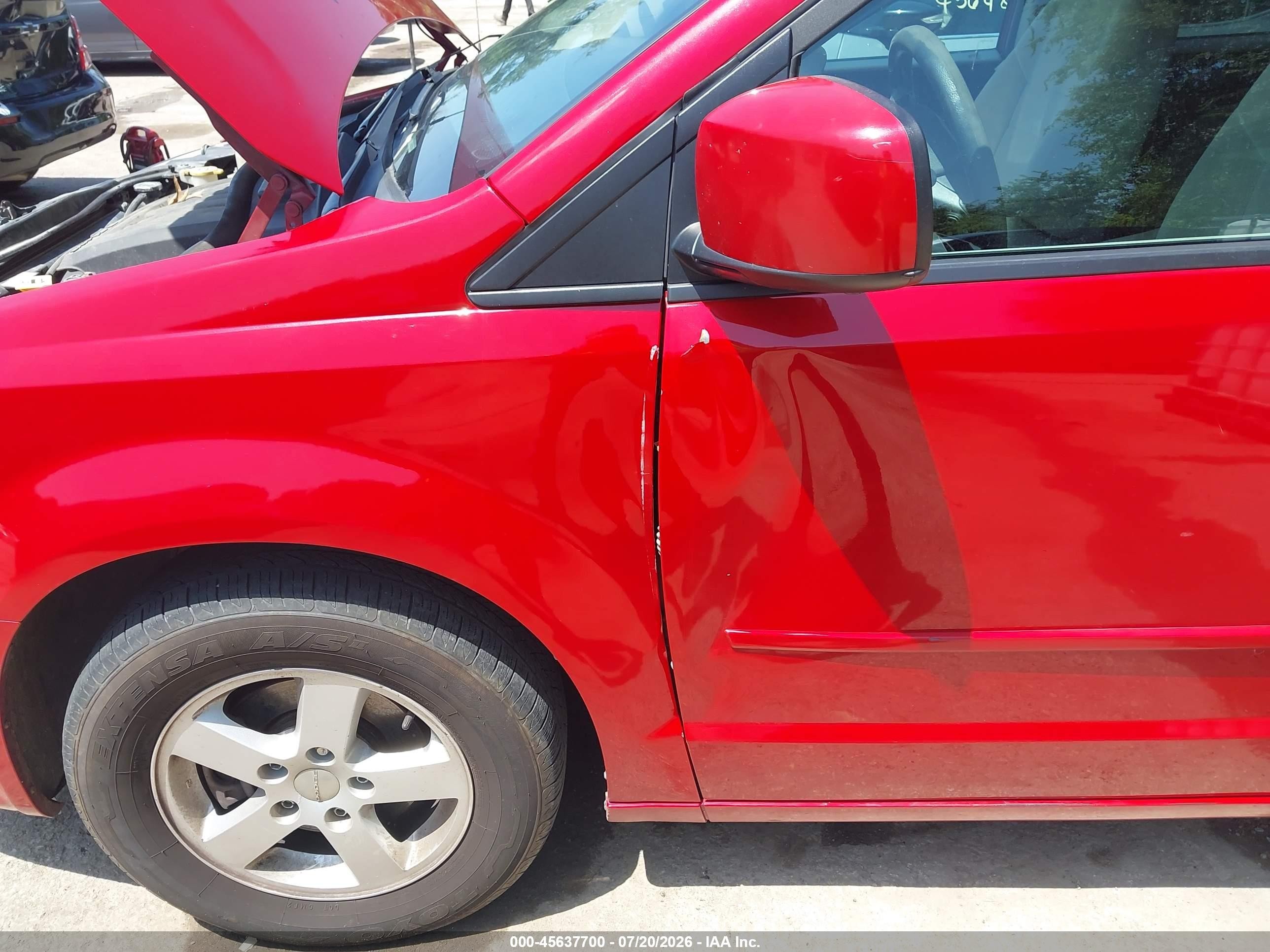 2012 Dodge Grand Caravan Sxt Red vin: 2C4RDGCG6CR209833