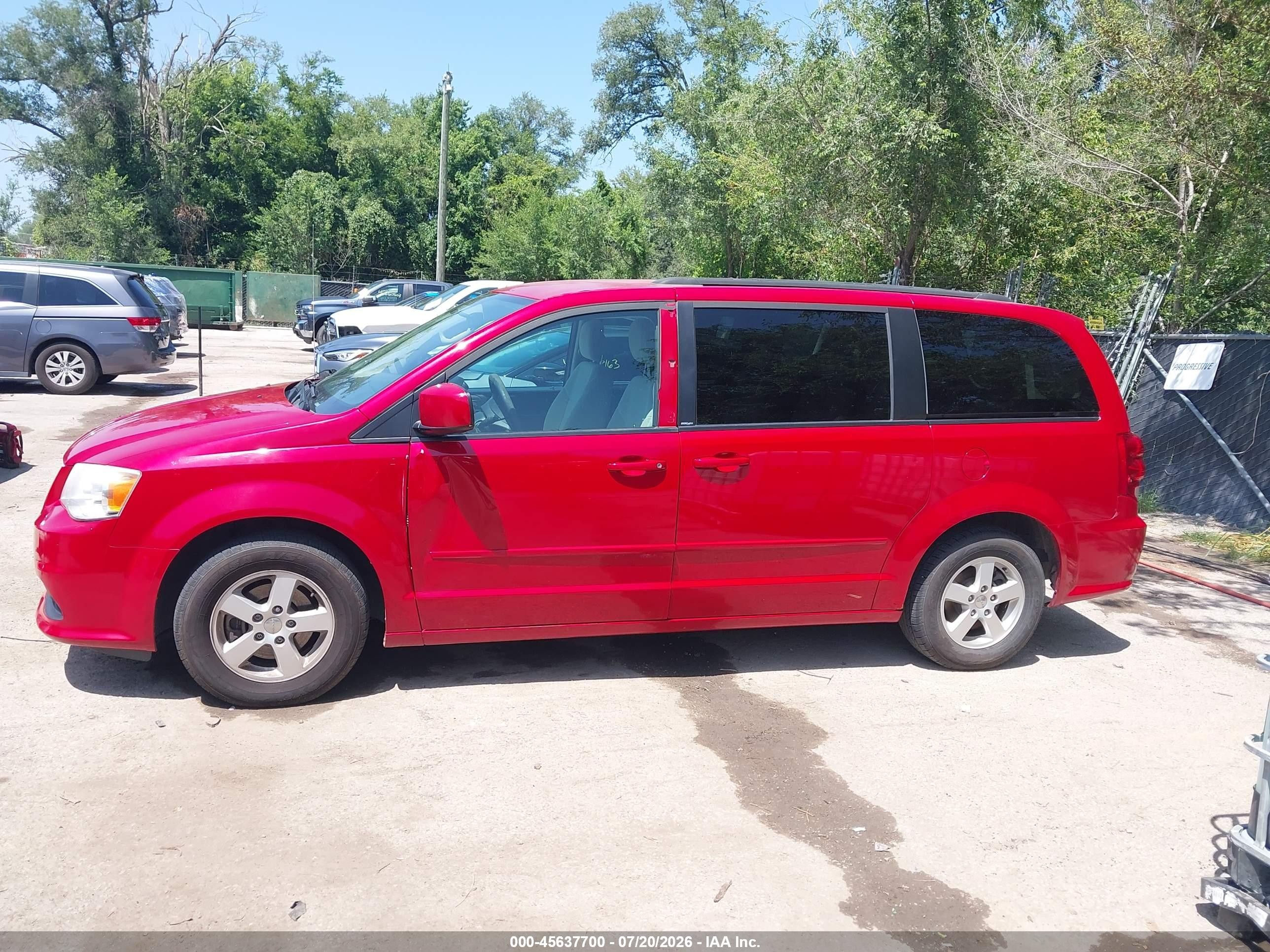 2012 Dodge Grand Caravan Sxt Red vin: 2C4RDGCG6CR209833