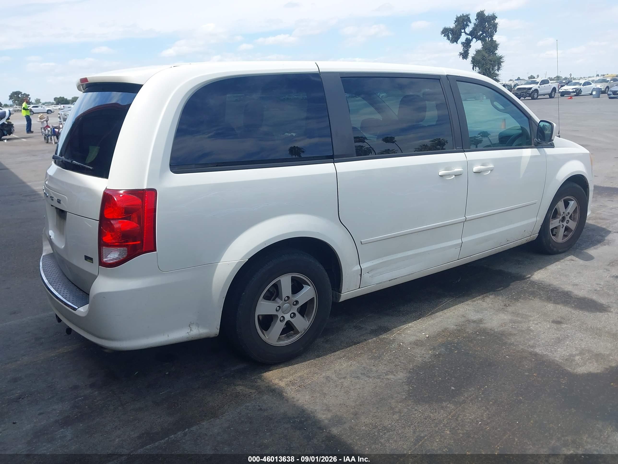 2013 Dodge Grand Caravan Sxt Белый vin: 2C4RDGCG6DR523953