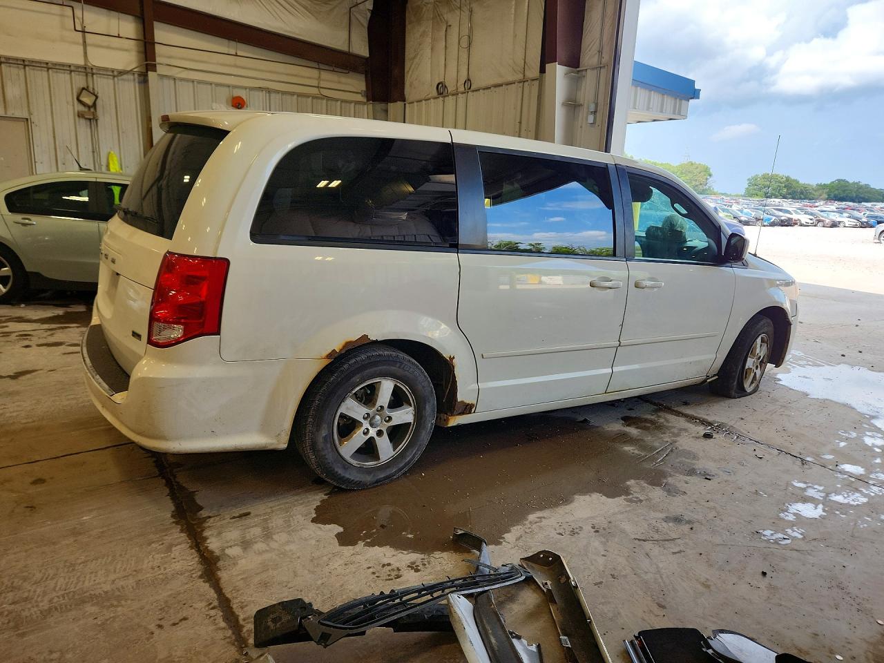 2013 Dodge Grand Caravan Sxt White vin: 2C4RDGCG6DR527453
