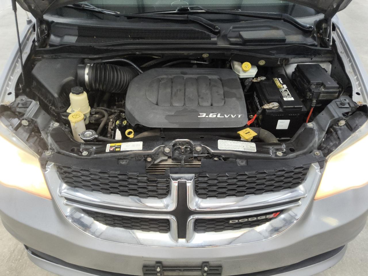 2013 Dodge Grand Caravan Sxt Silver vin: 2C4RDGCG6DR669172 Damage: Air Conditioner, Blows Warm, Repair Required