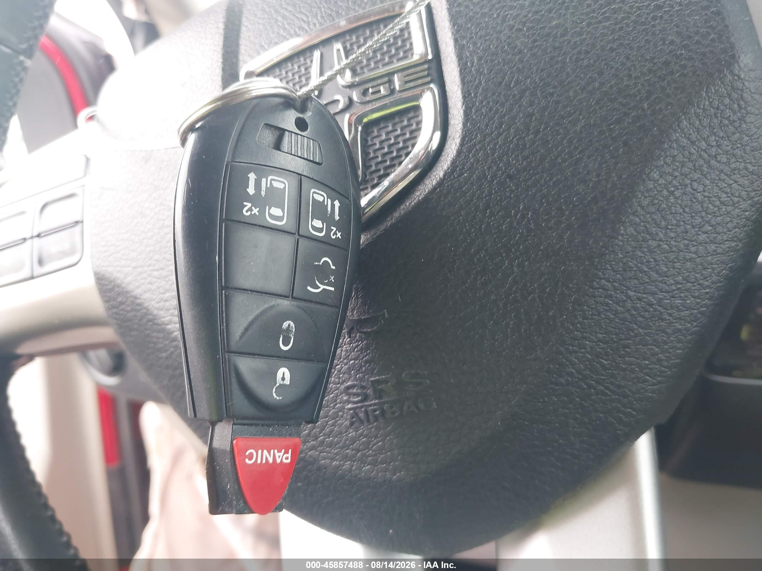 2013 Dodge Grand Caravan Sxt Красный vin: 2C4RDGCG6DR686053