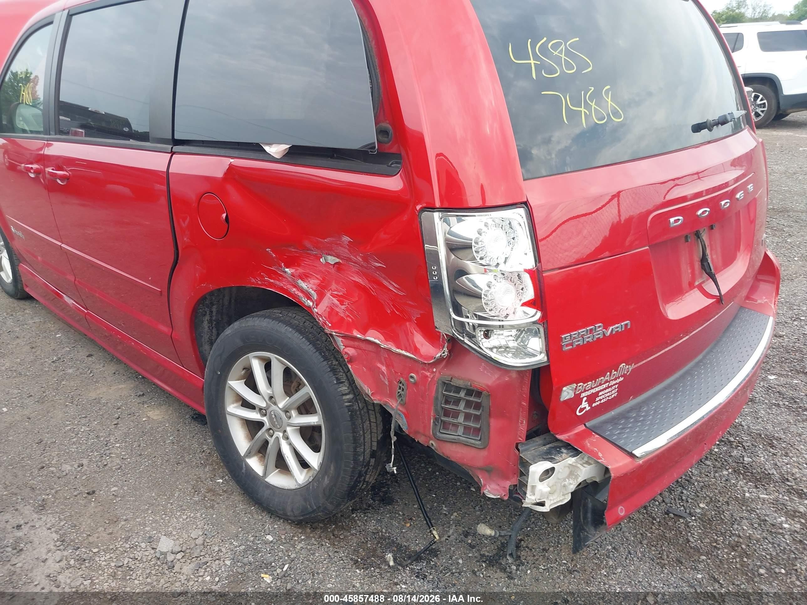 2013 Dodge Grand Caravan Sxt Красный vin: 2C4RDGCG6DR686053