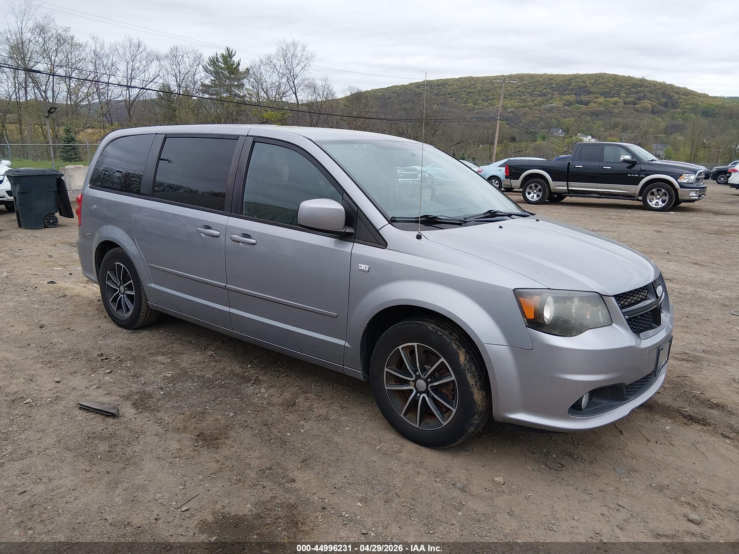 2014 Dodge Grand Caravan Sxt 30th Anniversary Silver vin: 2C4RDGCG6ER261465