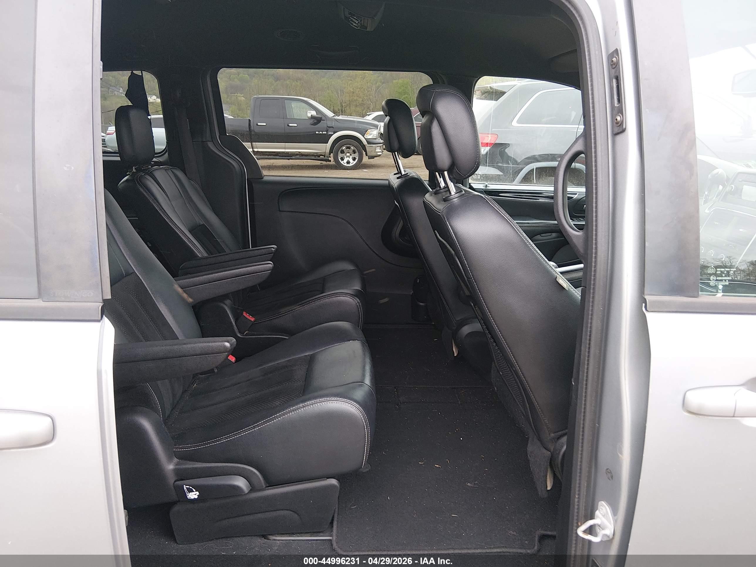 2014 Dodge Grand Caravan Sxt 30th Anniversary Silver vin: 2C4RDGCG6ER261465