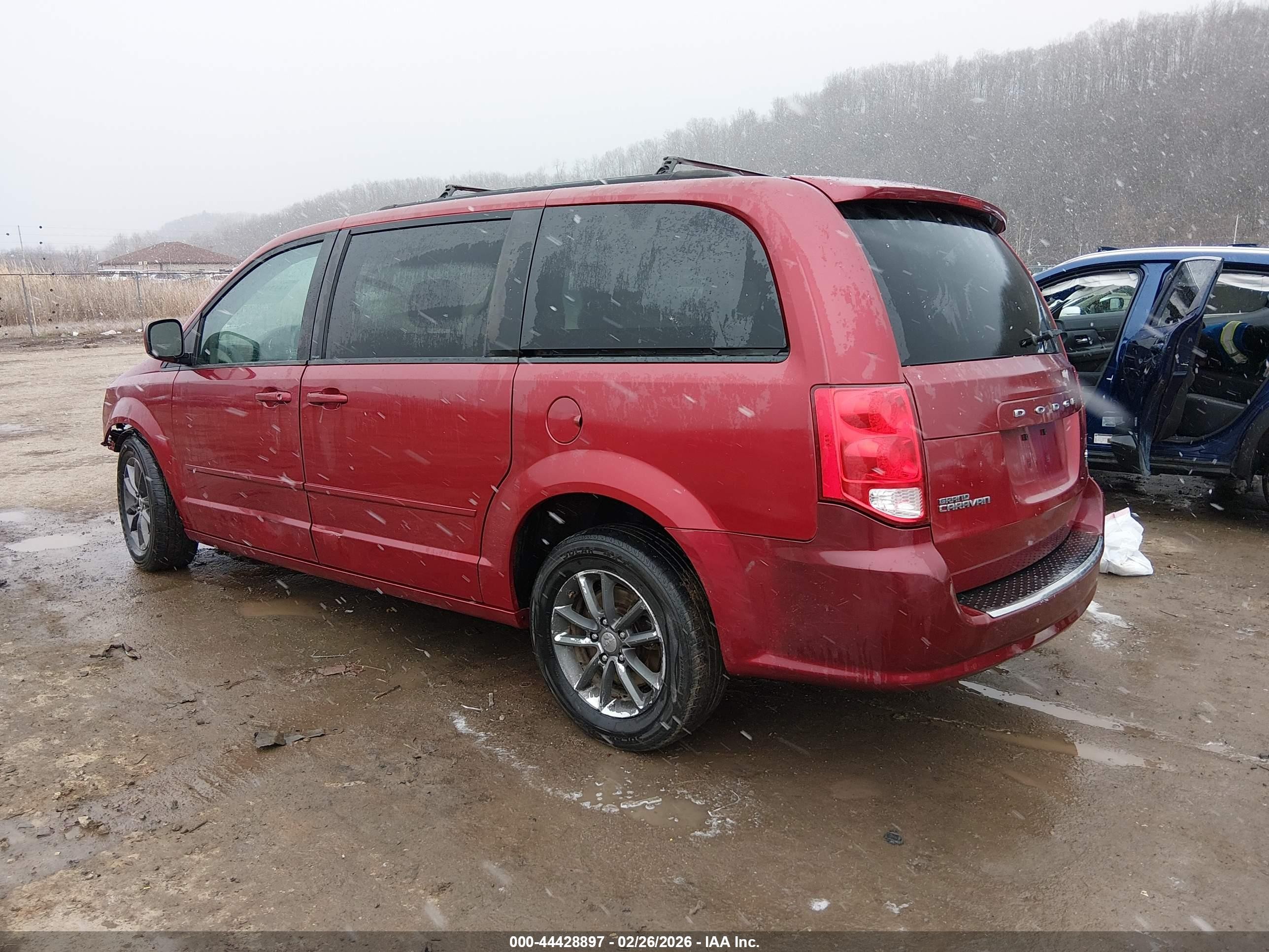 2014 Dodge Grand Caravan Sxt Красный vin: 2C4RDGCG6ER273731