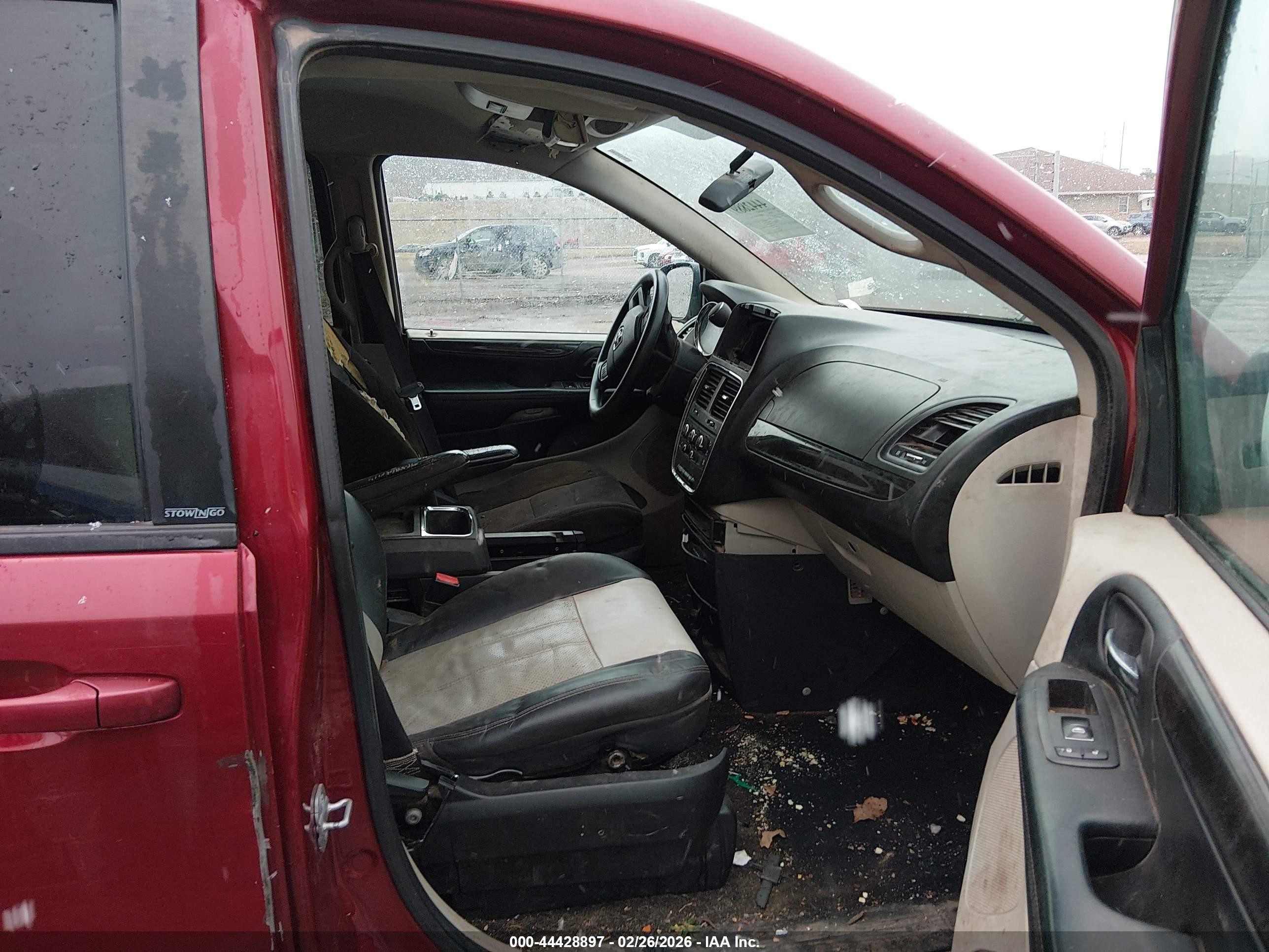 2014 Dodge Grand Caravan Sxt Красный vin: 2C4RDGCG6ER273731