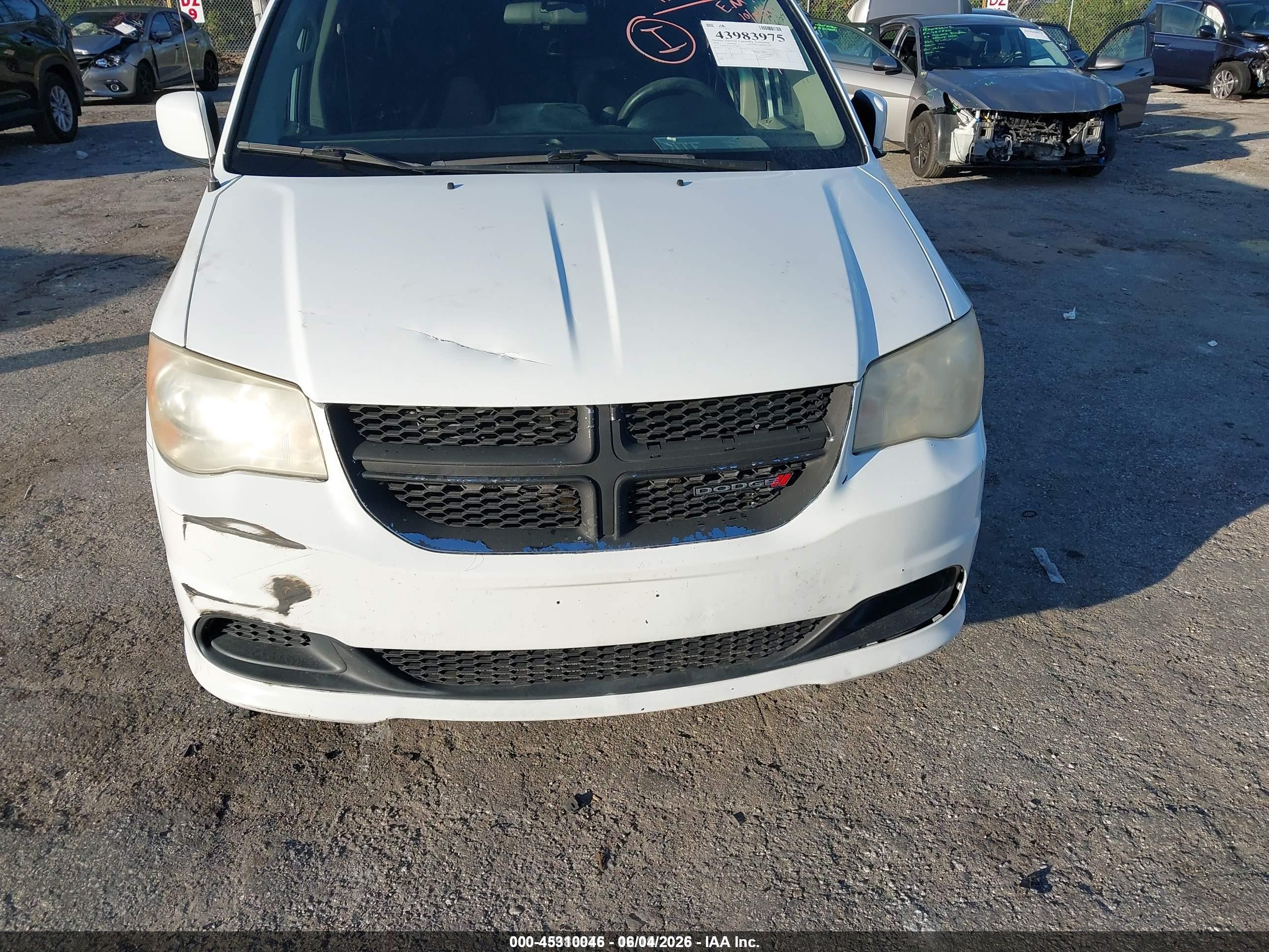 2014 Dodge Grand Caravan Sxt White vin: 2C4RDGCG6ER273843