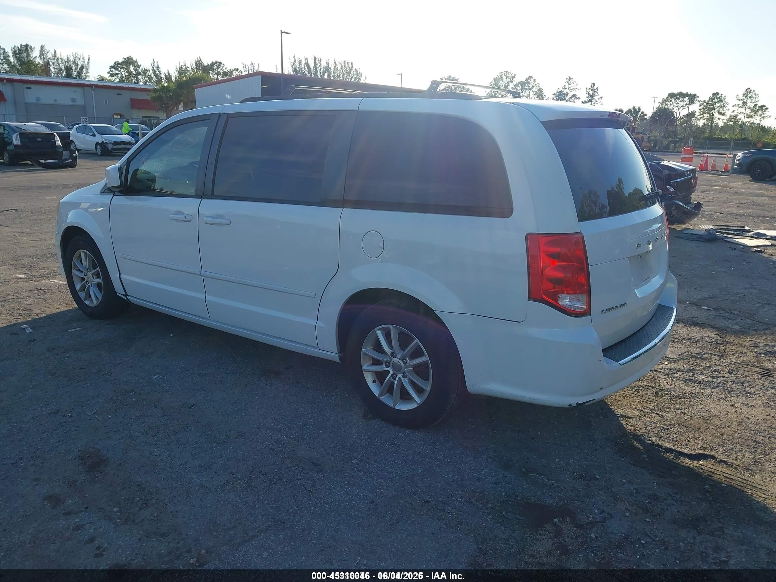 2014 Dodge Grand Caravan Sxt White vin: 2C4RDGCG6ER273843