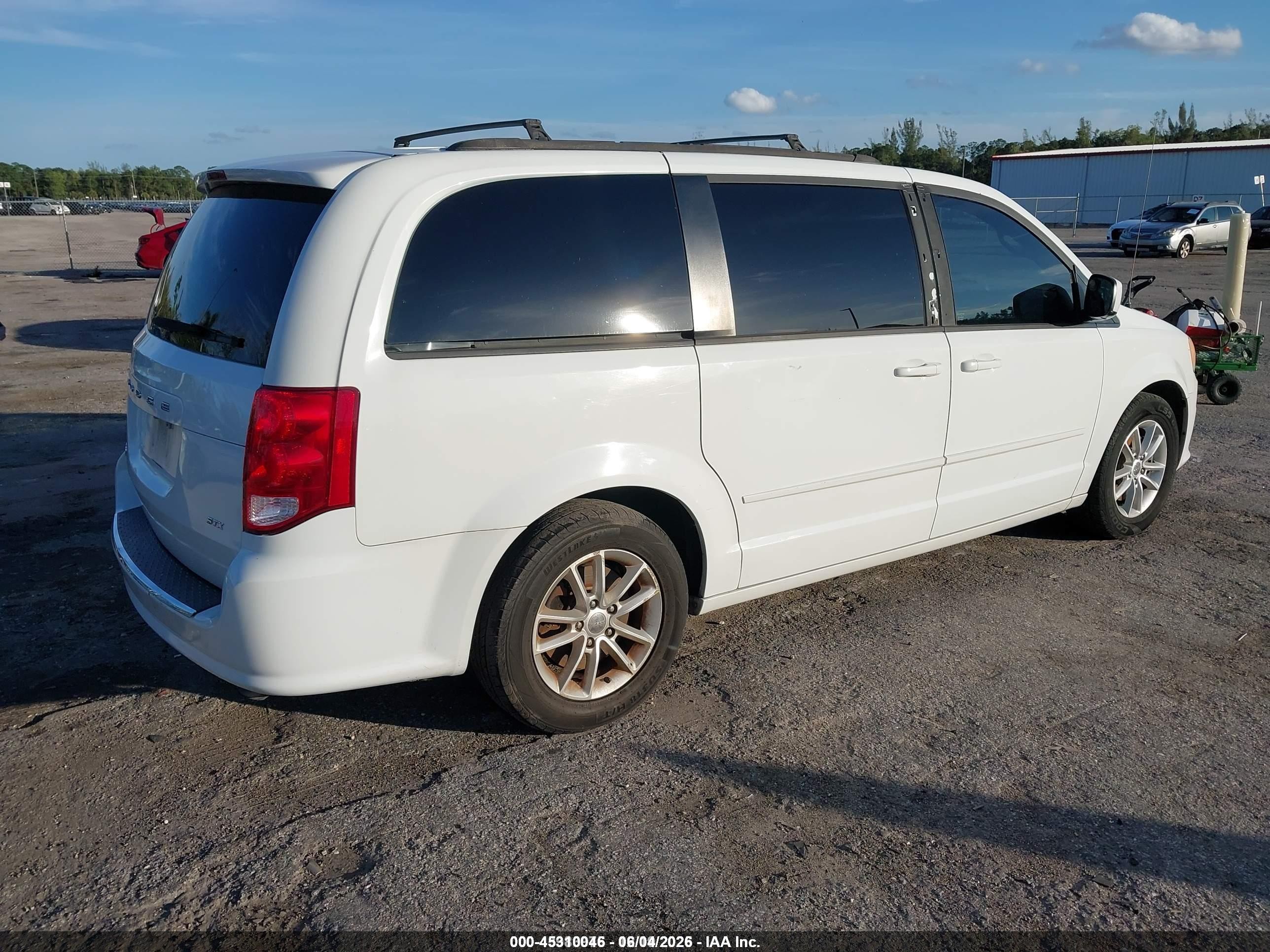 2014 Dodge Grand Caravan Sxt White vin: 2C4RDGCG6ER273843