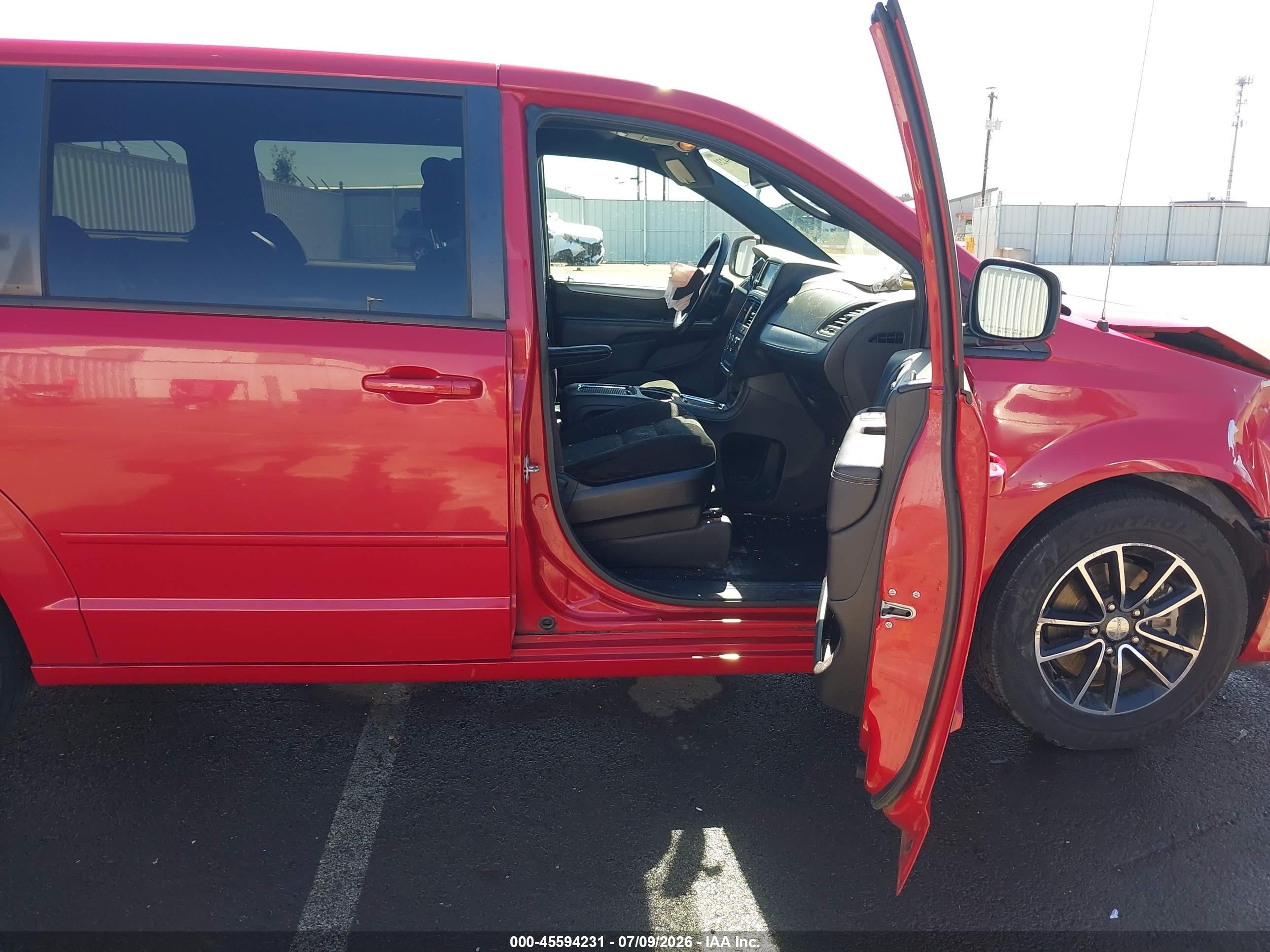 2015 Dodge Grand Caravan Sxt Red vin: 2C4RDGCG6FR587137