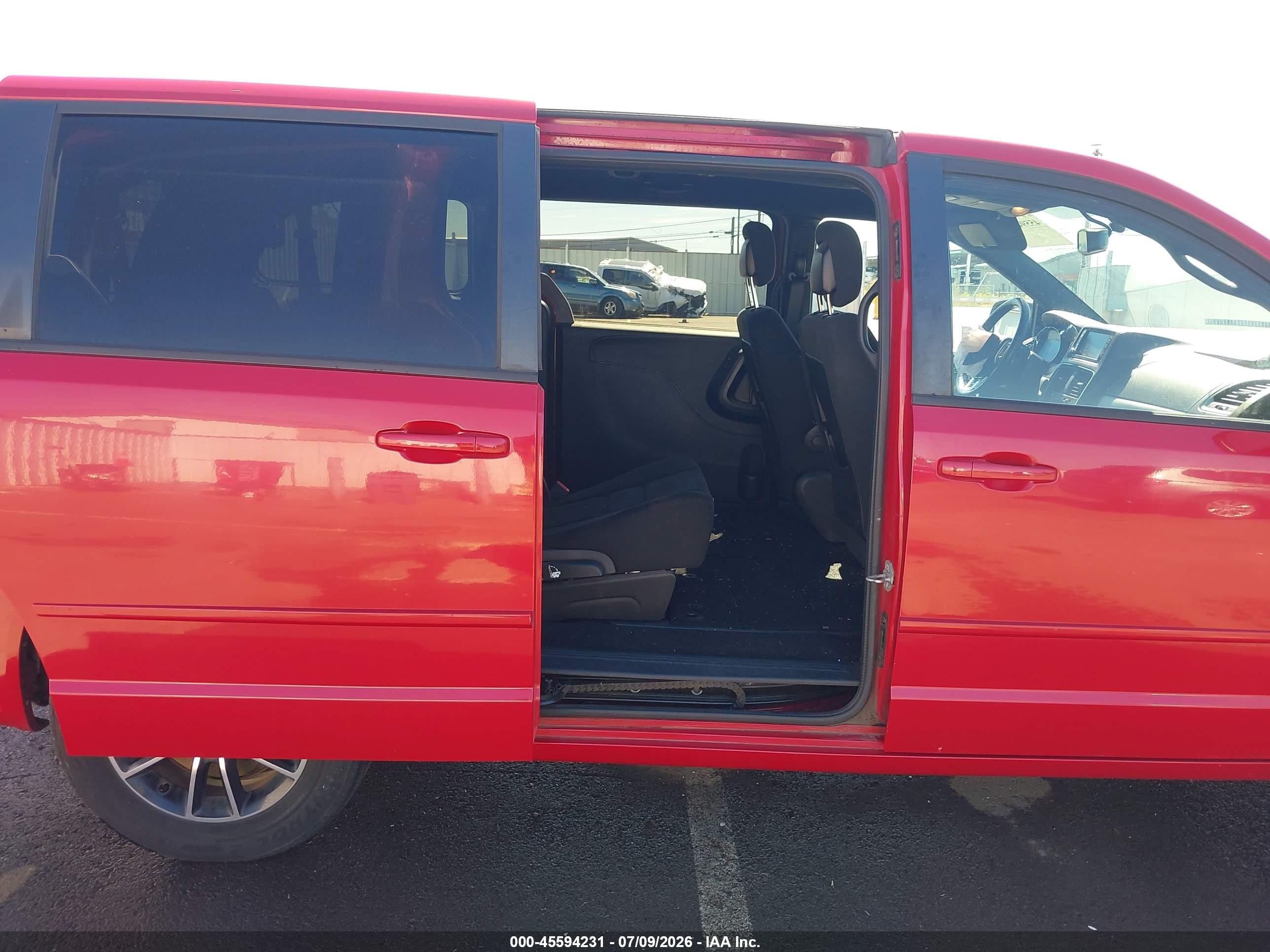 2015 Dodge Grand Caravan Sxt Red vin: 2C4RDGCG6FR587137