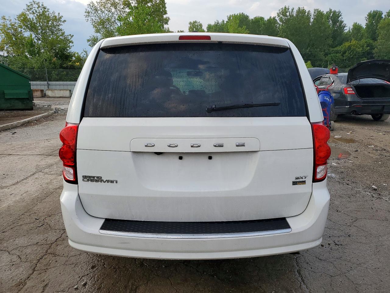 2017 Dodge Grand Caravan Sxt White vin: 2C4RDGCG6HR672384