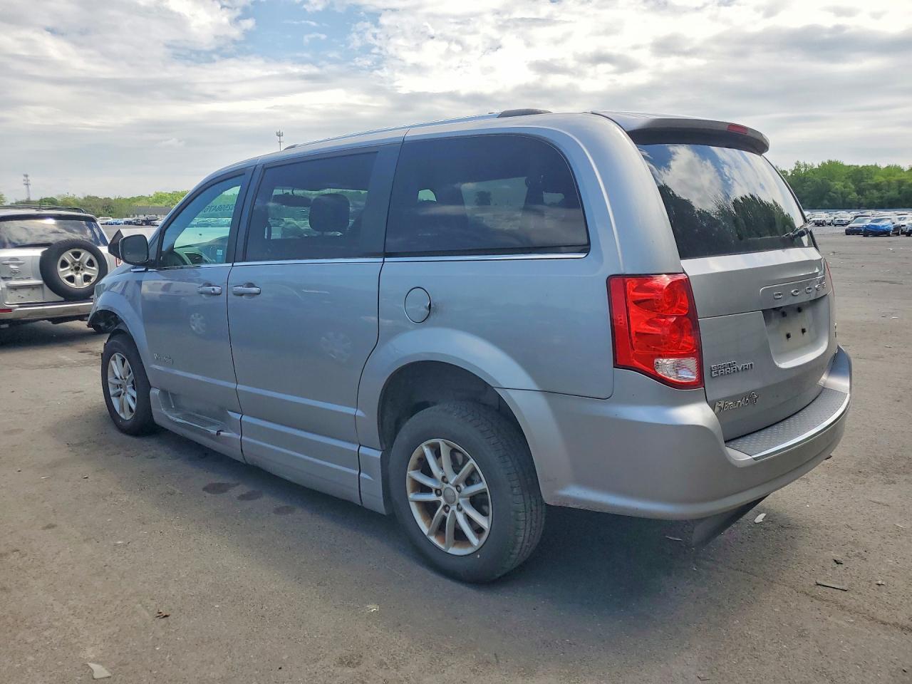 2018 Dodge Grand Caravan Sxt Silver vin: 2C4RDGCG6JR266028