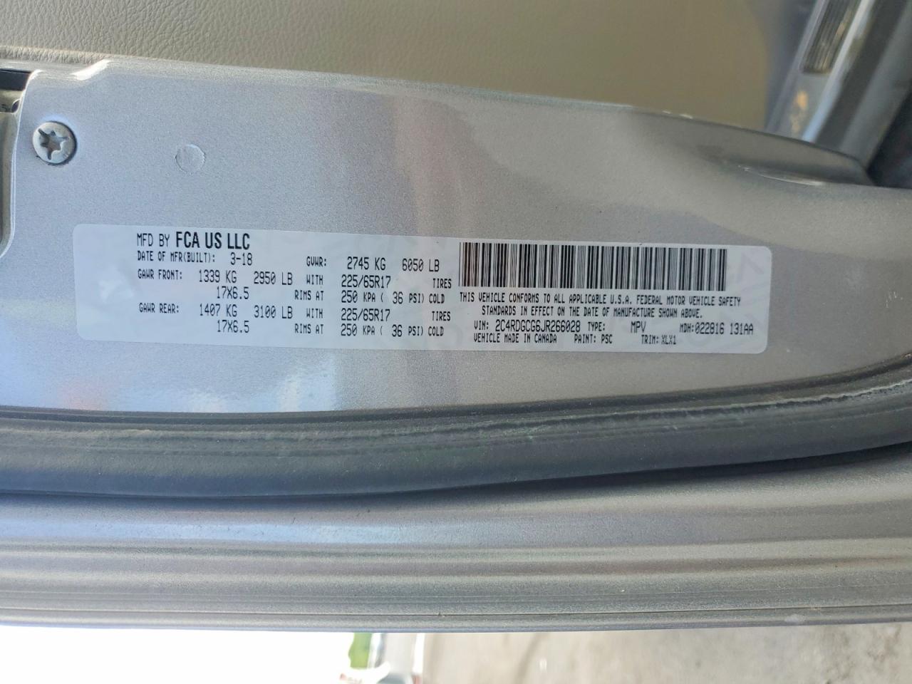 2018 Dodge Grand Caravan Sxt Silver vin: 2C4RDGCG6JR266028