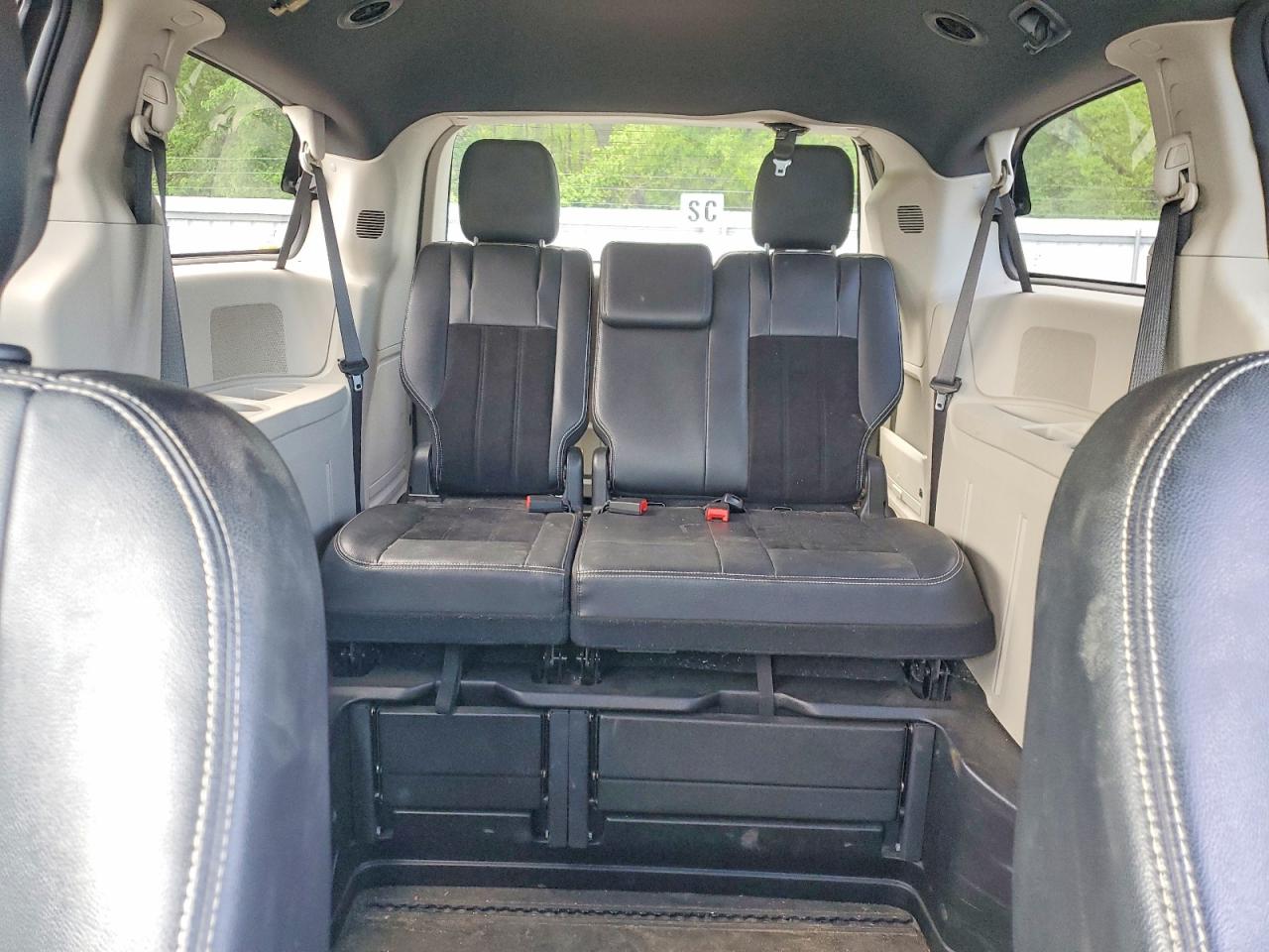 2018 Dodge Grand Caravan Sxt Silver vin: 2C4RDGCG6JR266028