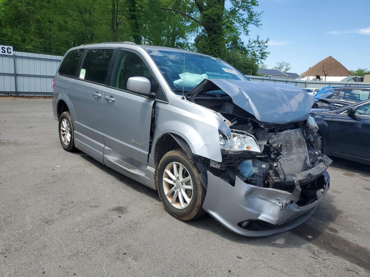 2018 Dodge Grand Caravan Sxt Silver vin: 2C4RDGCG6JR266028