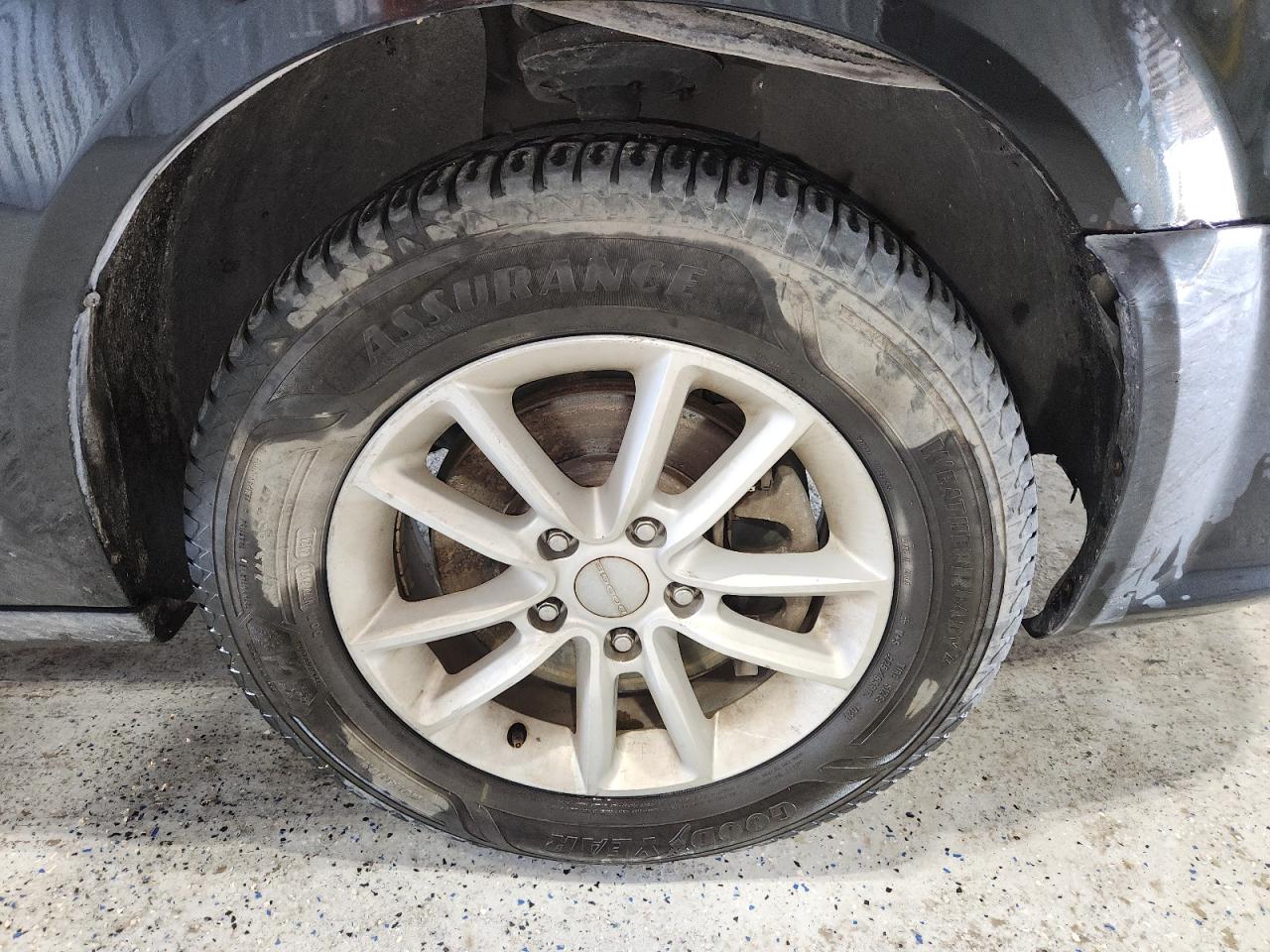 2019 Dodge Grand Caravan Sxt Black vin: 2C4RDGCG6KR749343 Damage: Right Front Wheel, Curb Rash, 1 To 2 Inches