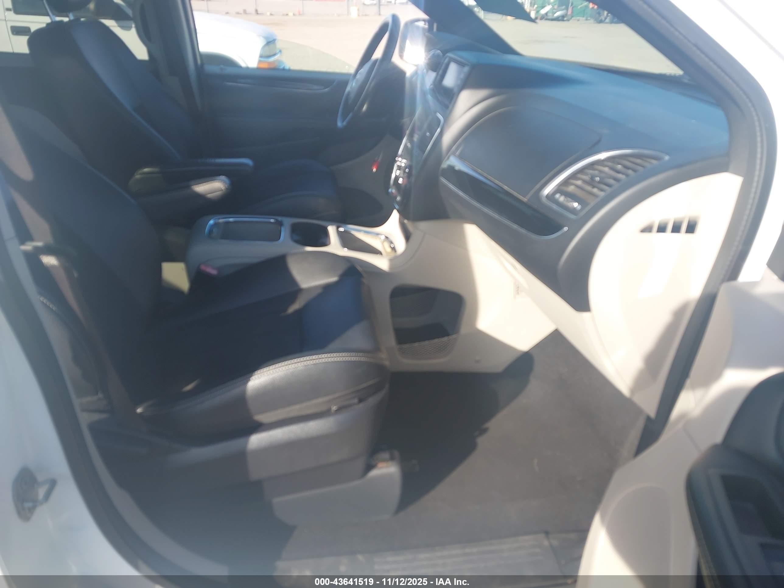 2020 Dodge Grand Caravan Sxt Белый vin: 2C4RDGCG6LR153912