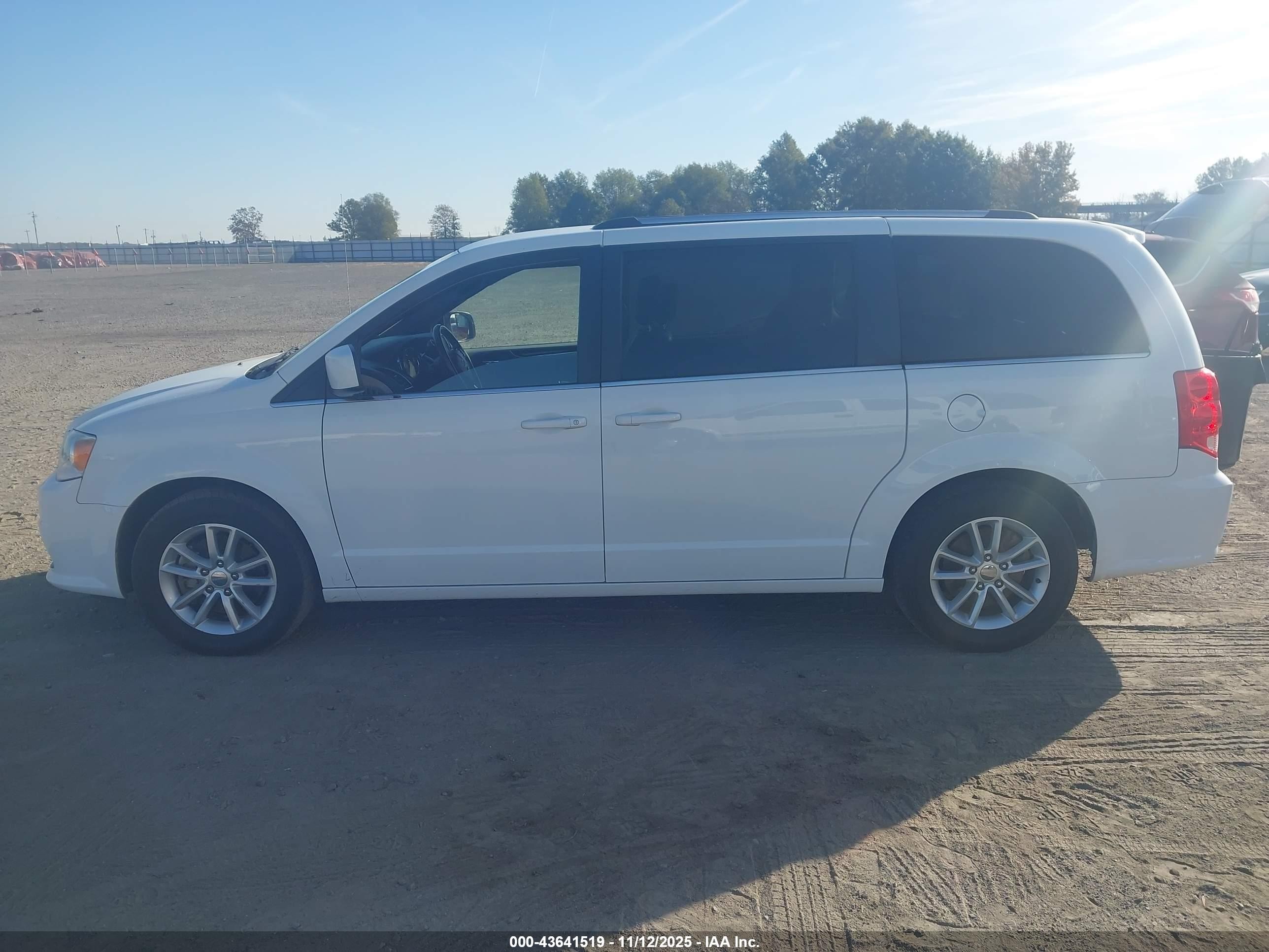 2020 Dodge Grand Caravan Sxt Белый vin: 2C4RDGCG6LR153912