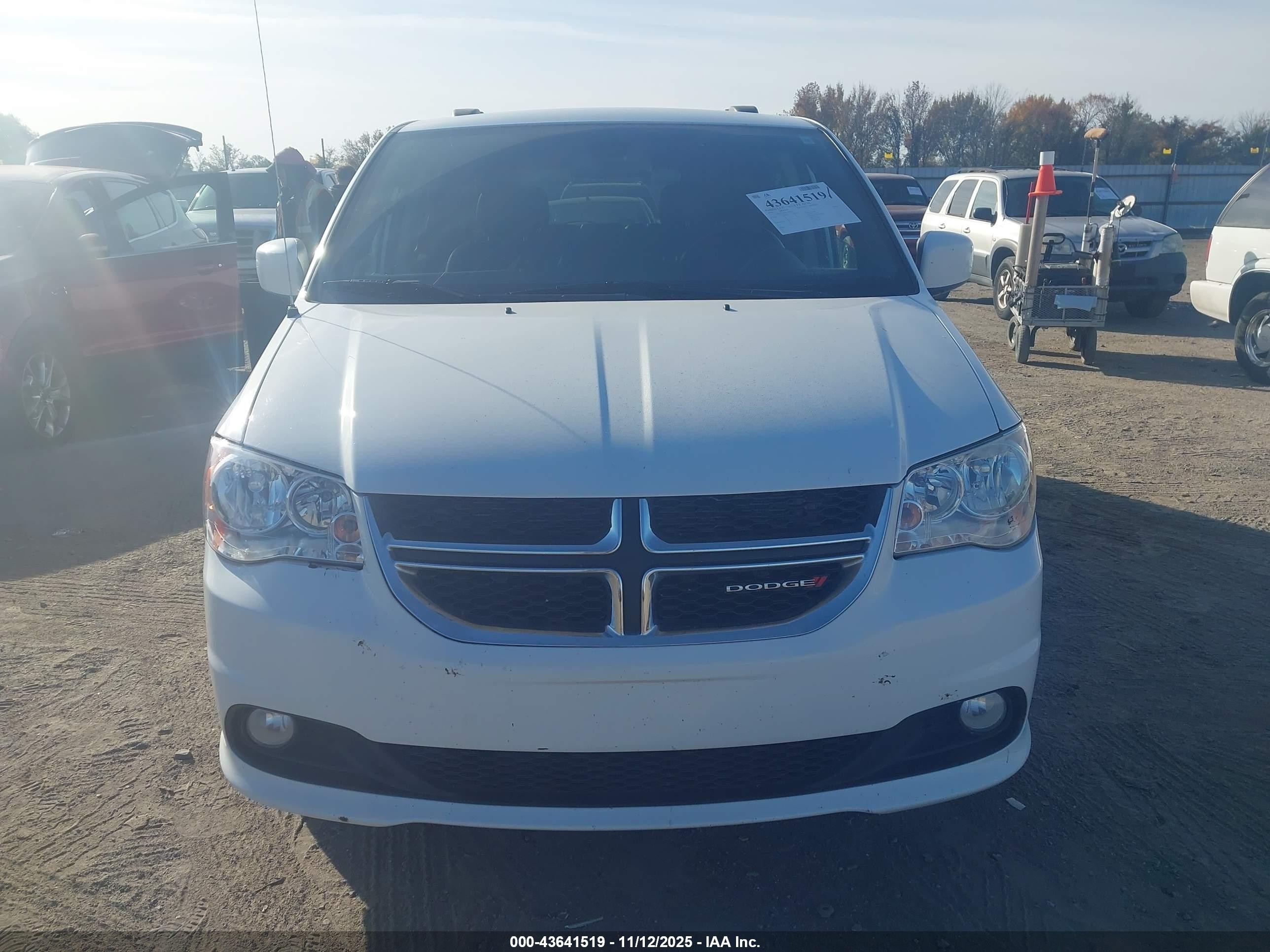 2020 Dodge Grand Caravan Sxt Белый vin: 2C4RDGCG6LR153912