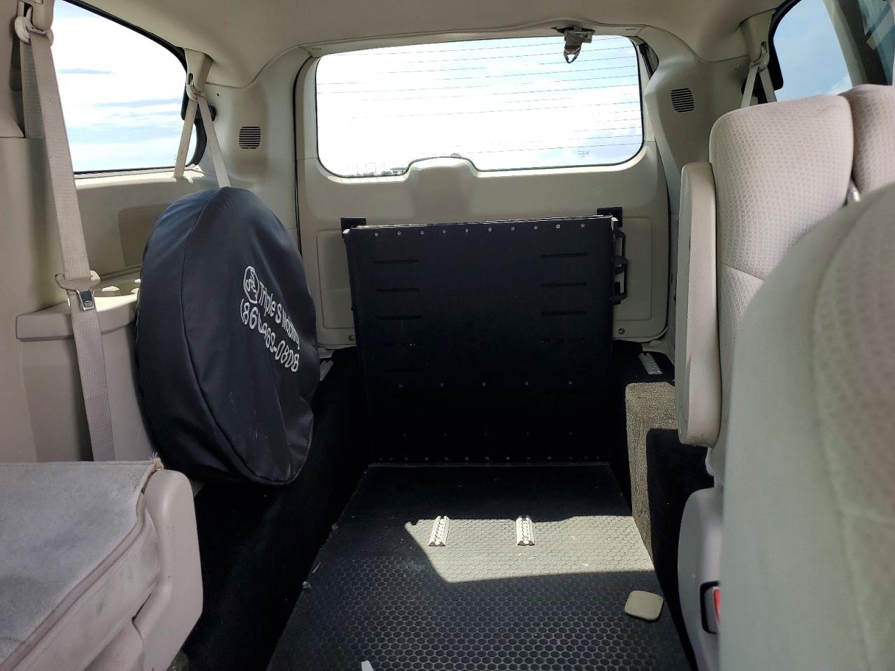 2012 Dodge Grand Caravan Sxt White vin: 2C4RDGCG7CR195263