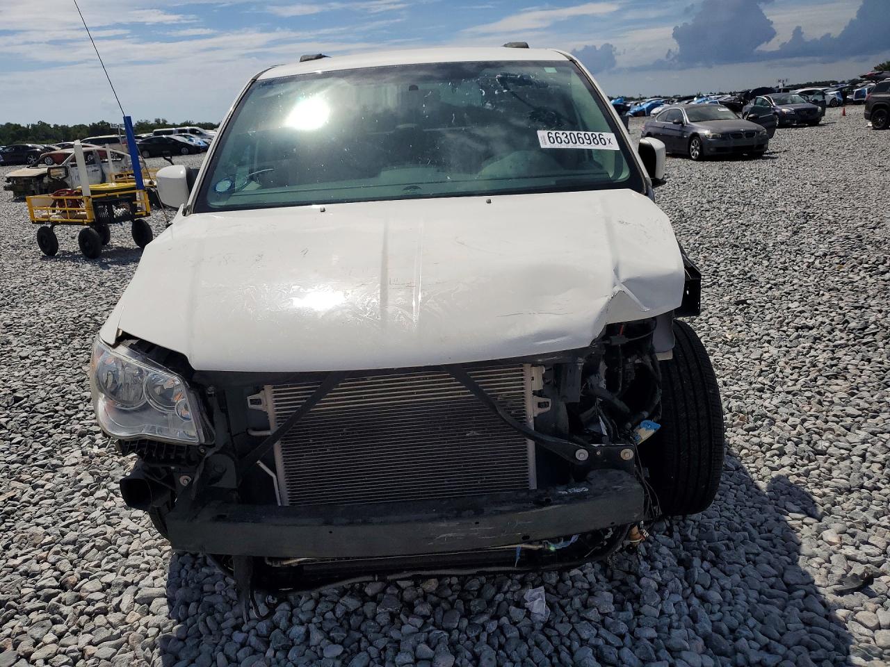 2012 Dodge Grand Caravan Sxt White vin: 2C4RDGCG7CR195263