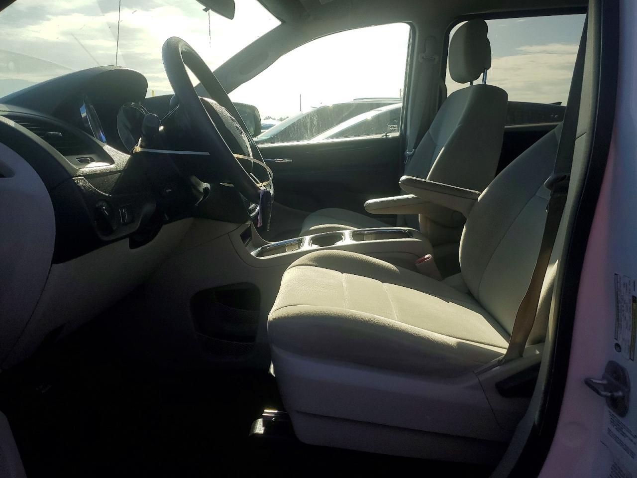 2012 Dodge Grand Caravan Sxt White vin: 2C4RDGCG7CR195263