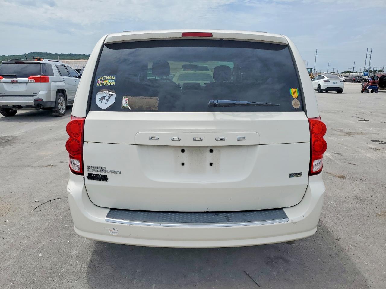 2012 Dodge Grand Caravan Sxt White vin: 2C4RDGCG7CR279051