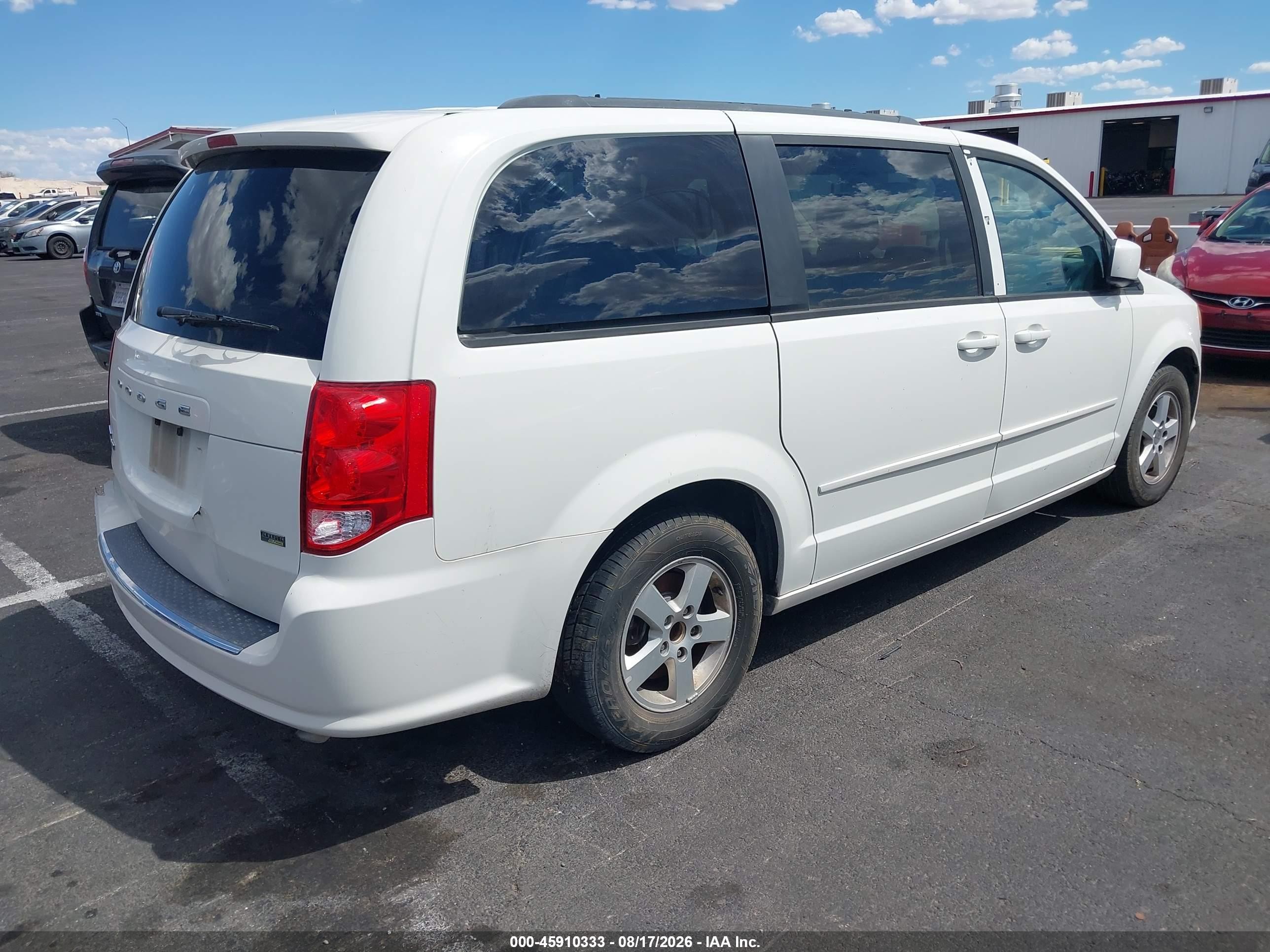 2013 Dodge Grand Caravan Sxt Белый vin: 2C4RDGCG7DR551325