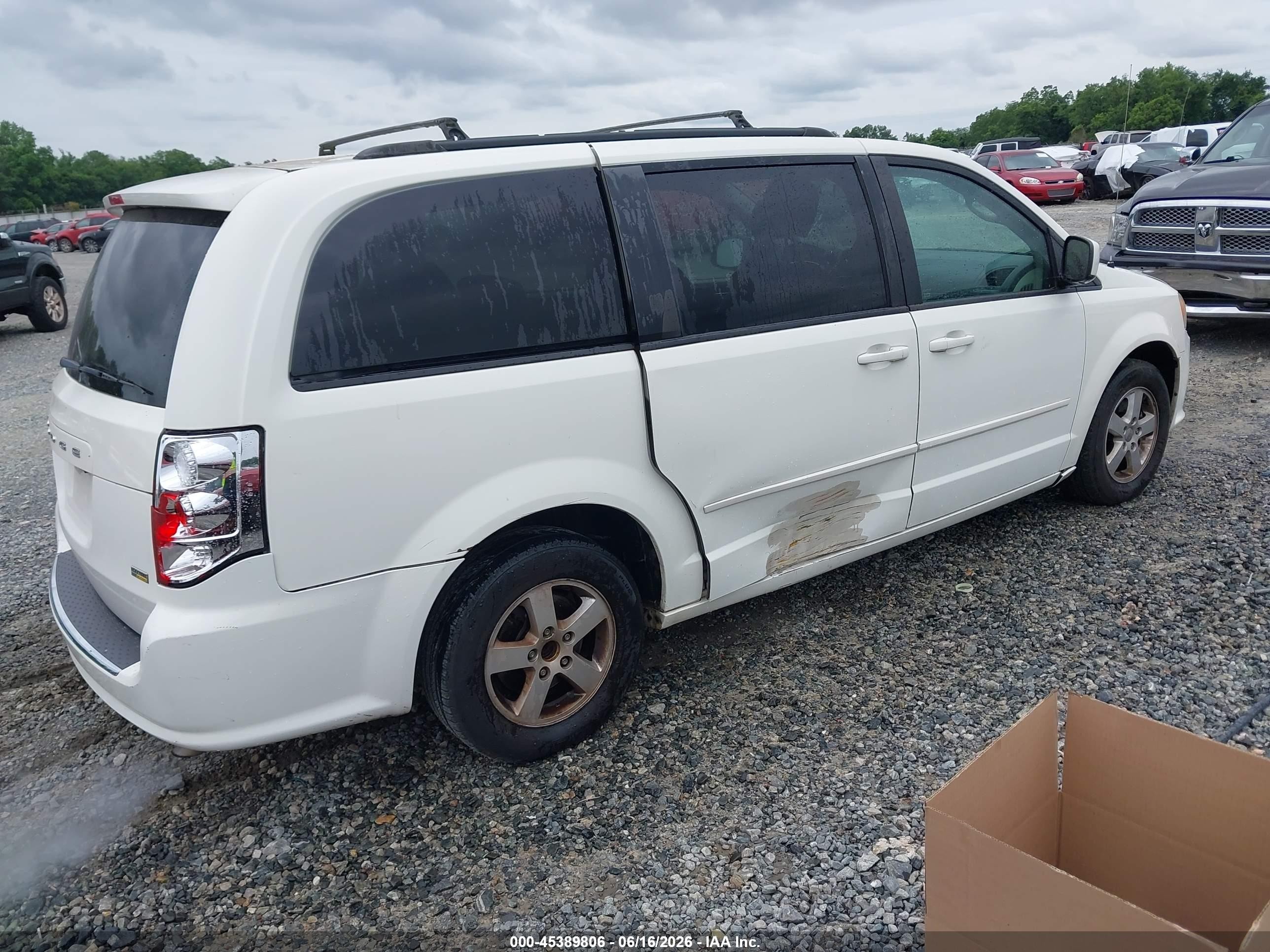 2013 Dodge Grand Caravan Sxt White vin: 2C4RDGCG7DR552247