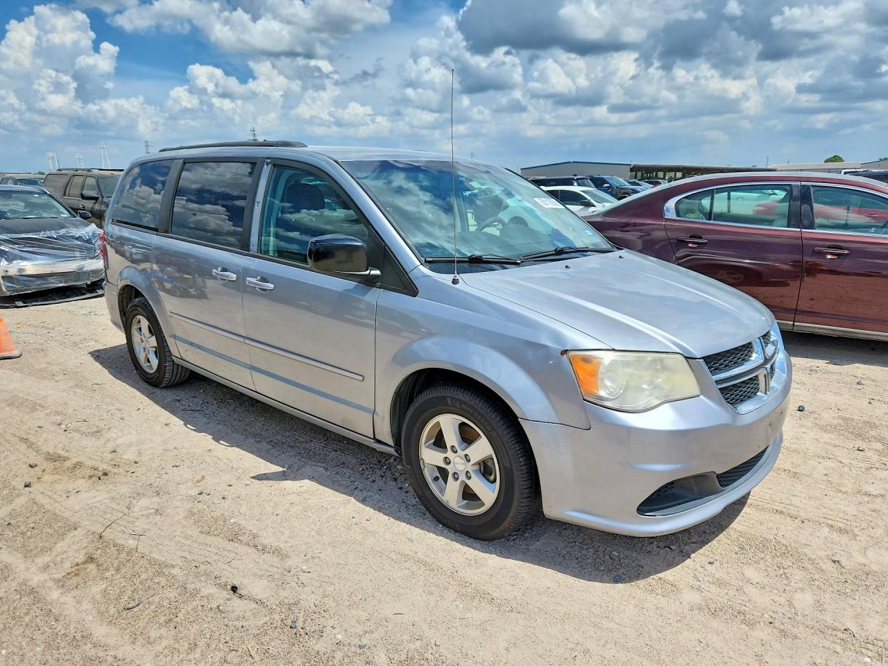 2013 Dodge Grand Caravan Sxt Silver vin: 2C4RDGCG7DR611023