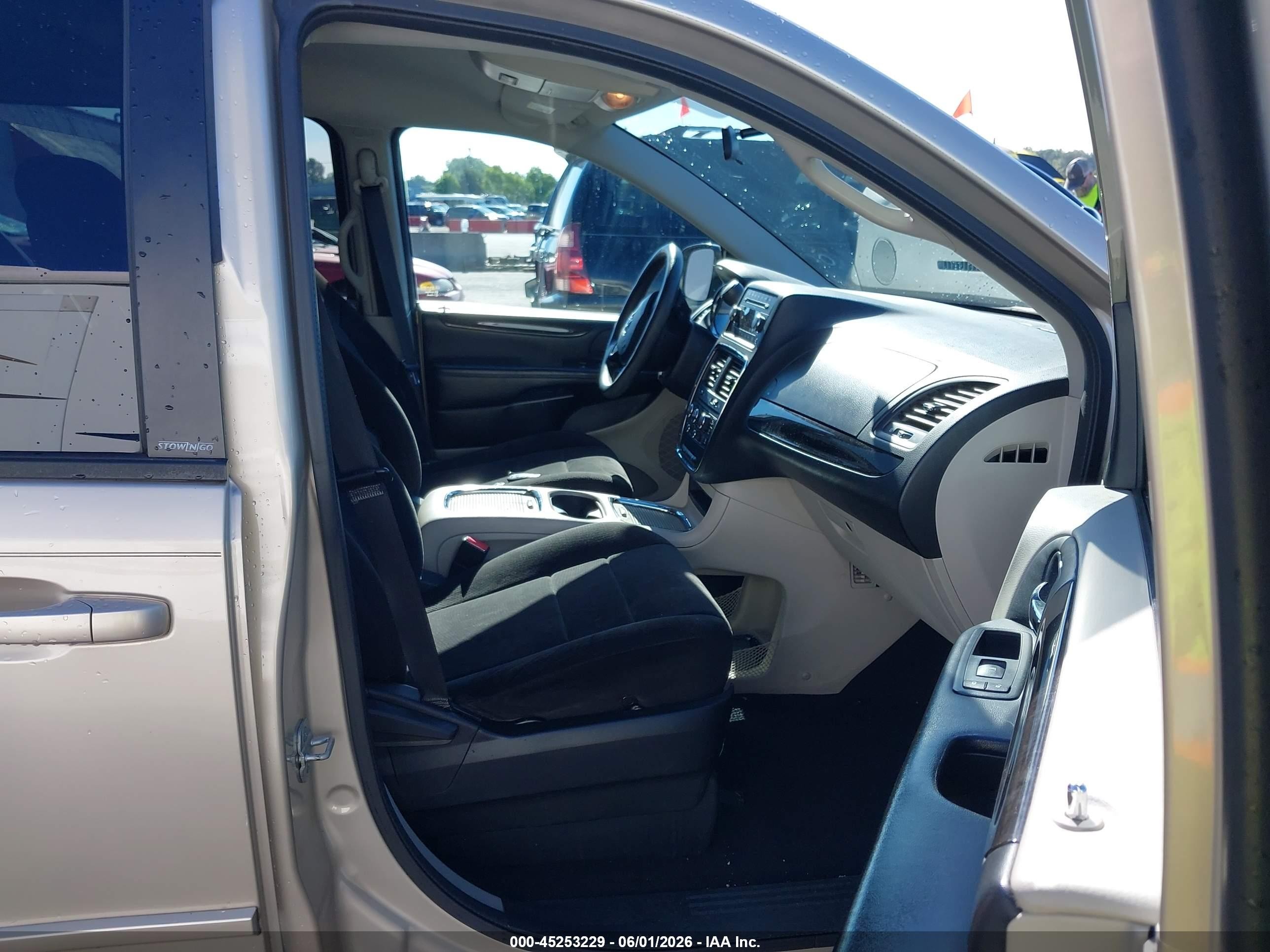 2013 Dodge Grand Caravan Sxt Gold vin: 2C4RDGCG7DR628047