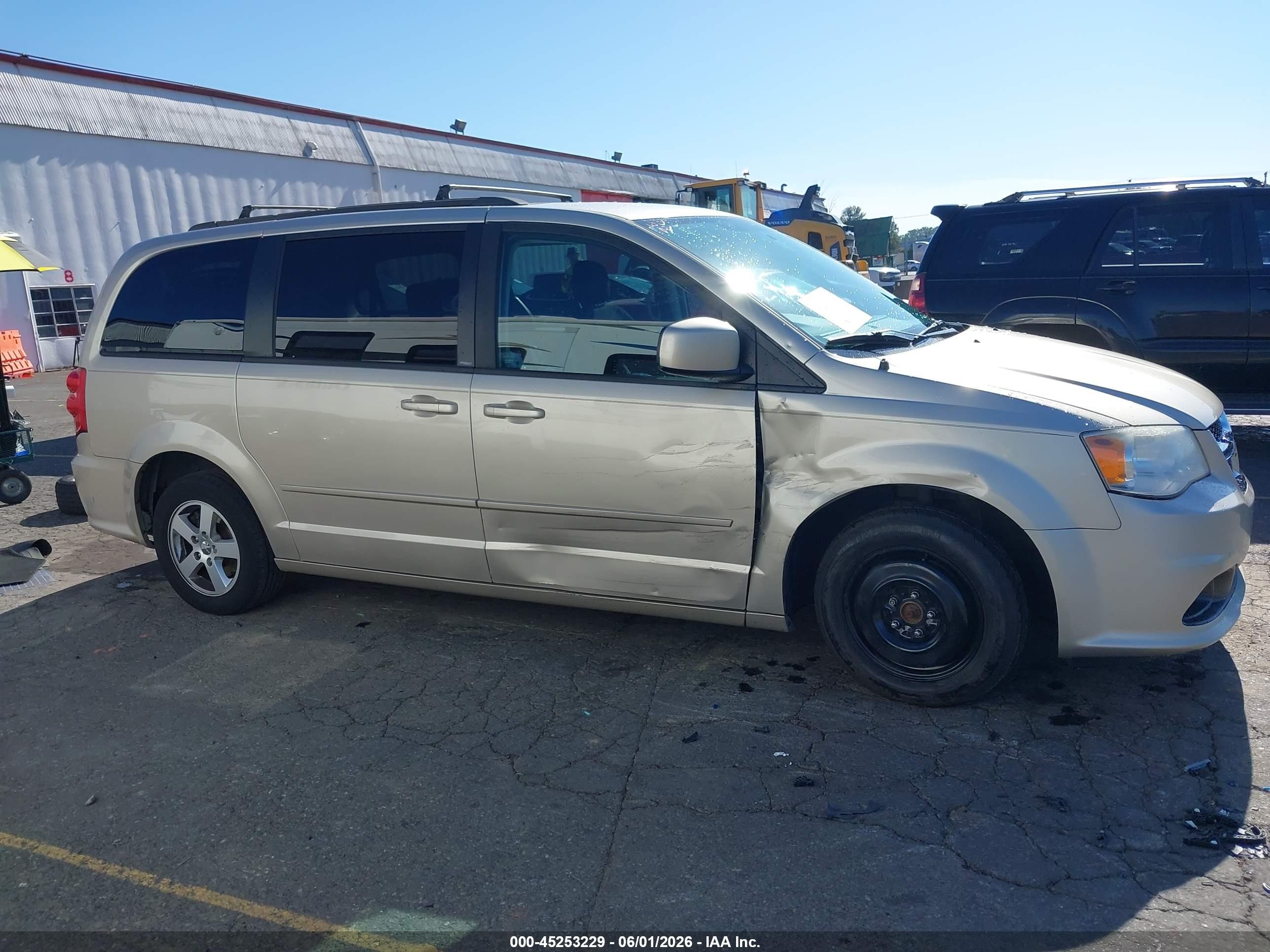 2013 Dodge Grand Caravan Sxt Gold vin: 2C4RDGCG7DR628047