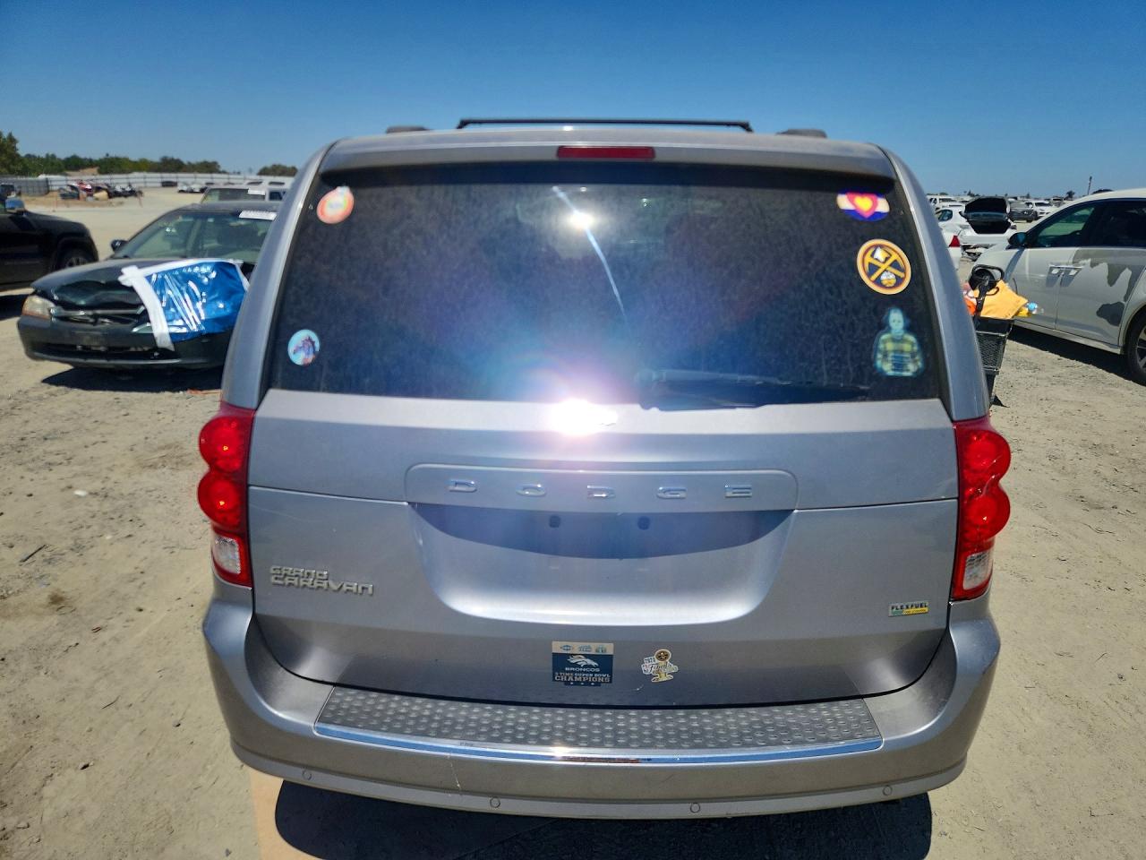 2013 Dodge Grand Caravan Sxt Silver vin: 2C4RDGCG7DR655023