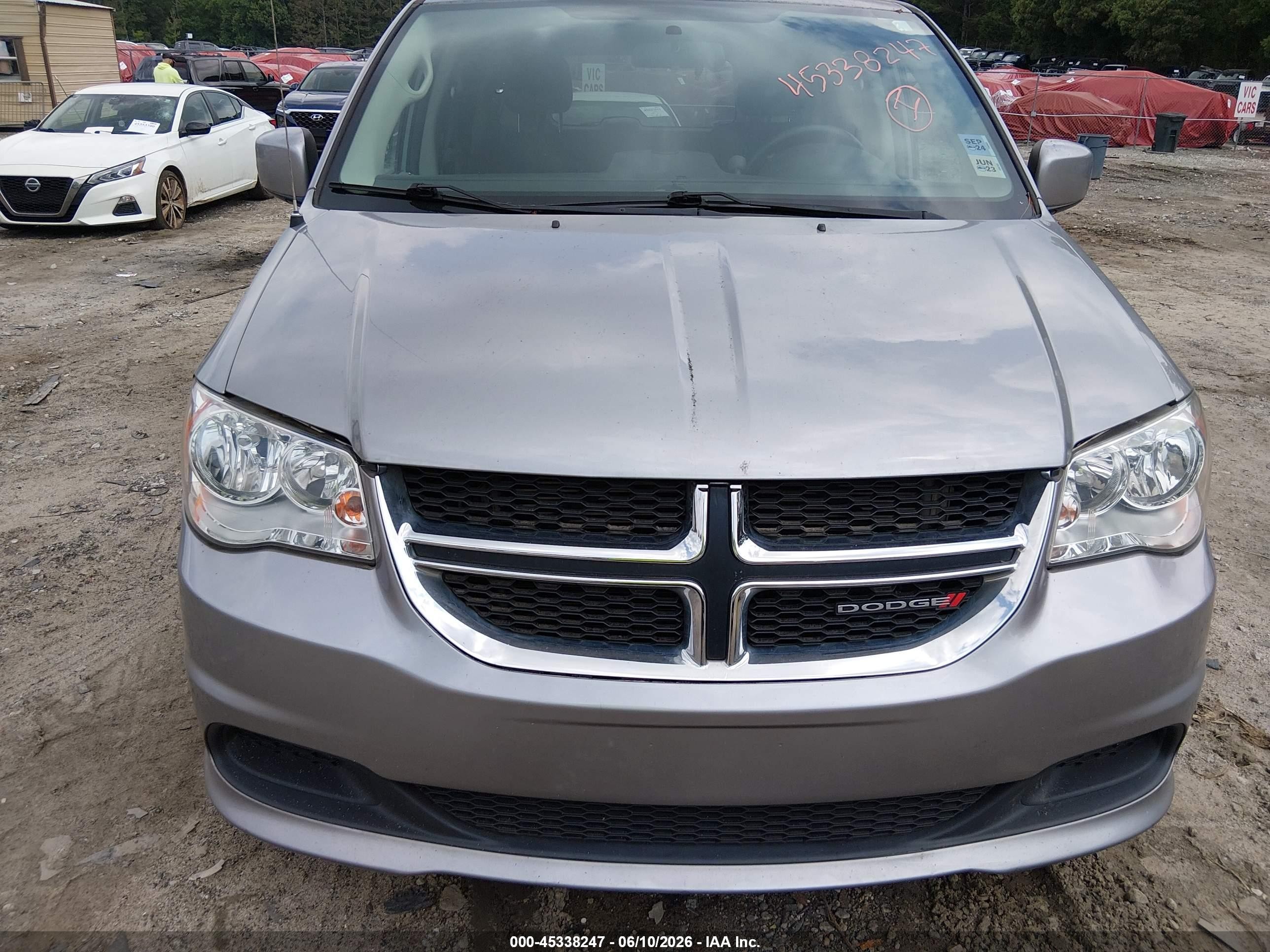 2015 Dodge Grand Caravan Sxt Silver vin: 2C4RDGCG7FR540263
