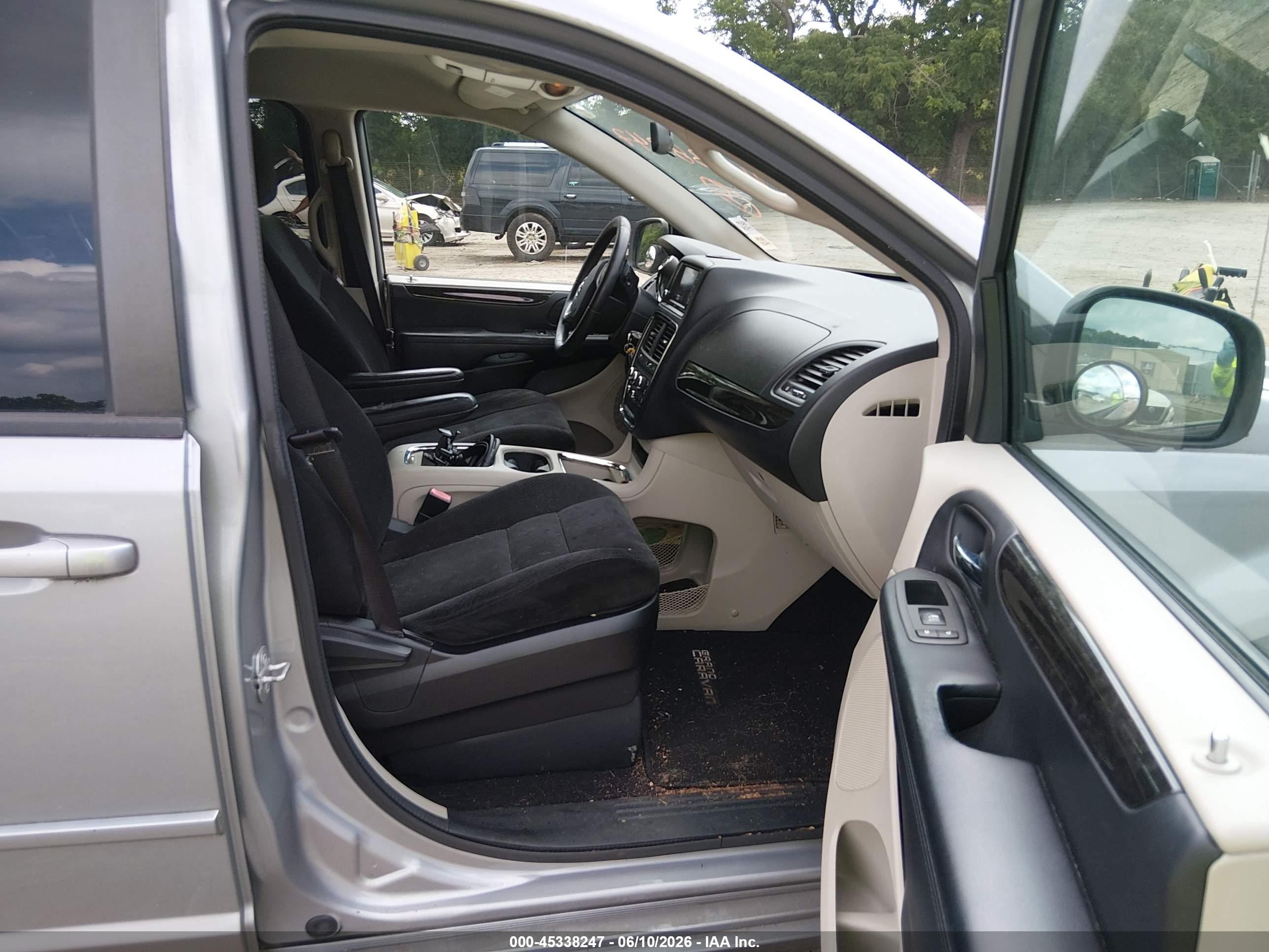 2015 Dodge Grand Caravan Sxt Silver vin: 2C4RDGCG7FR540263