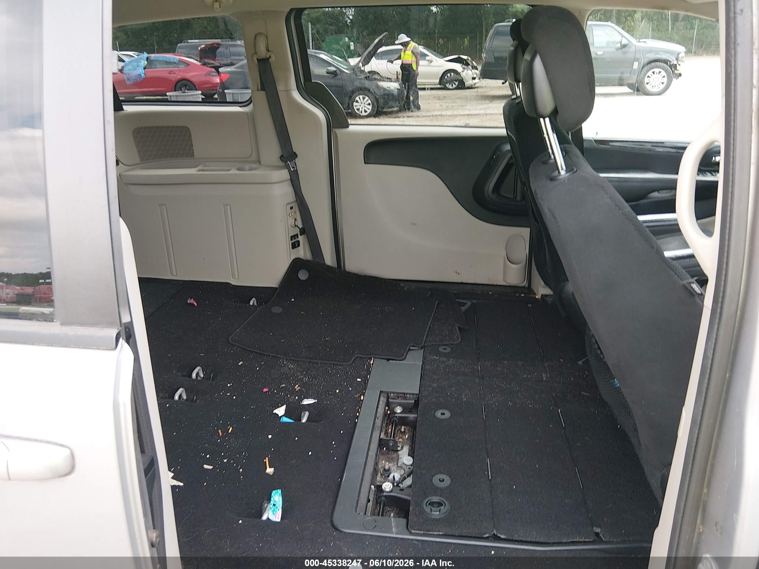 2015 Dodge Grand Caravan Sxt Silver vin: 2C4RDGCG7FR540263