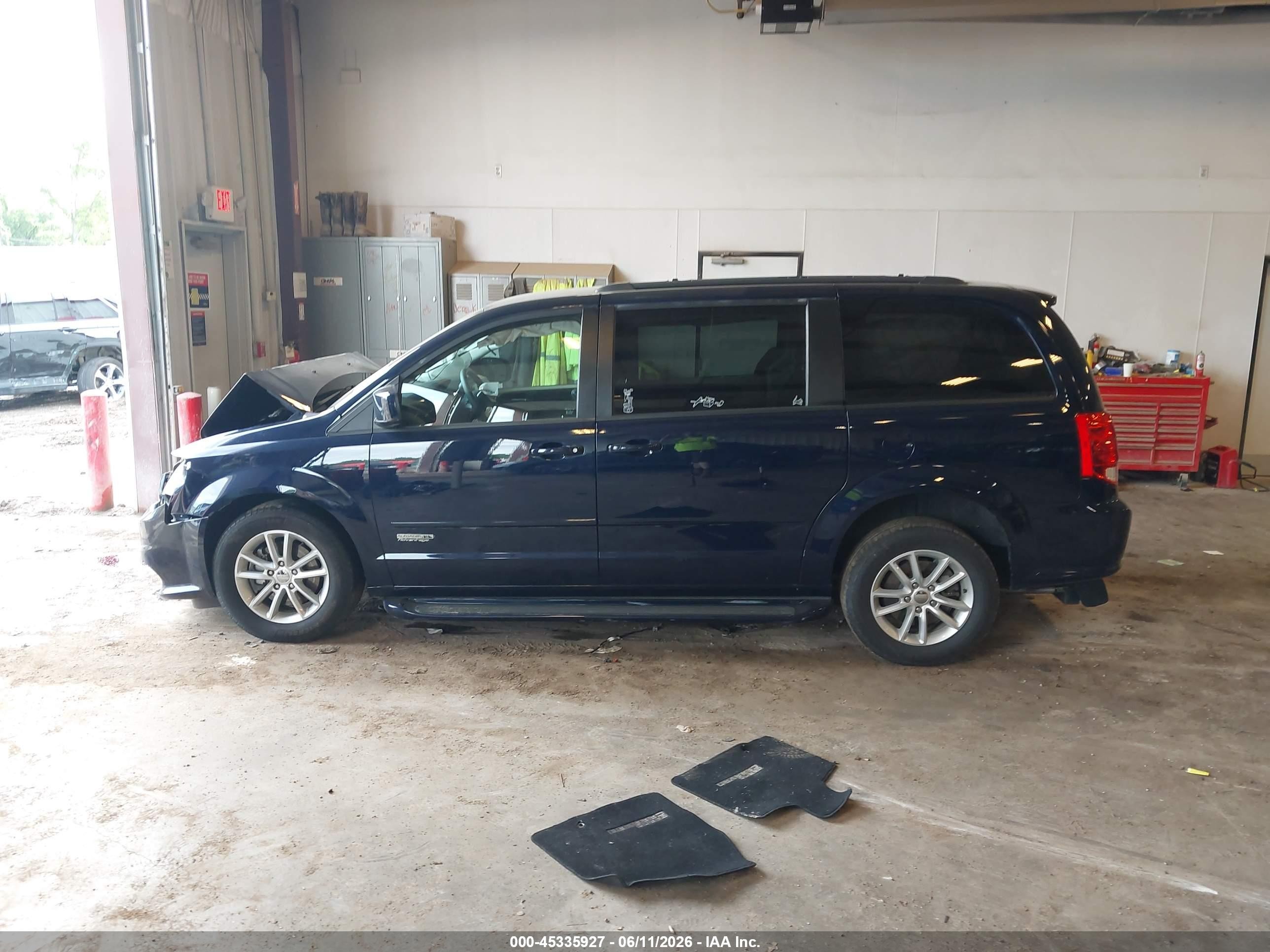 2015 Dodge Grand Caravan Sxt Navy vin: 2C4RDGCG7FR611509