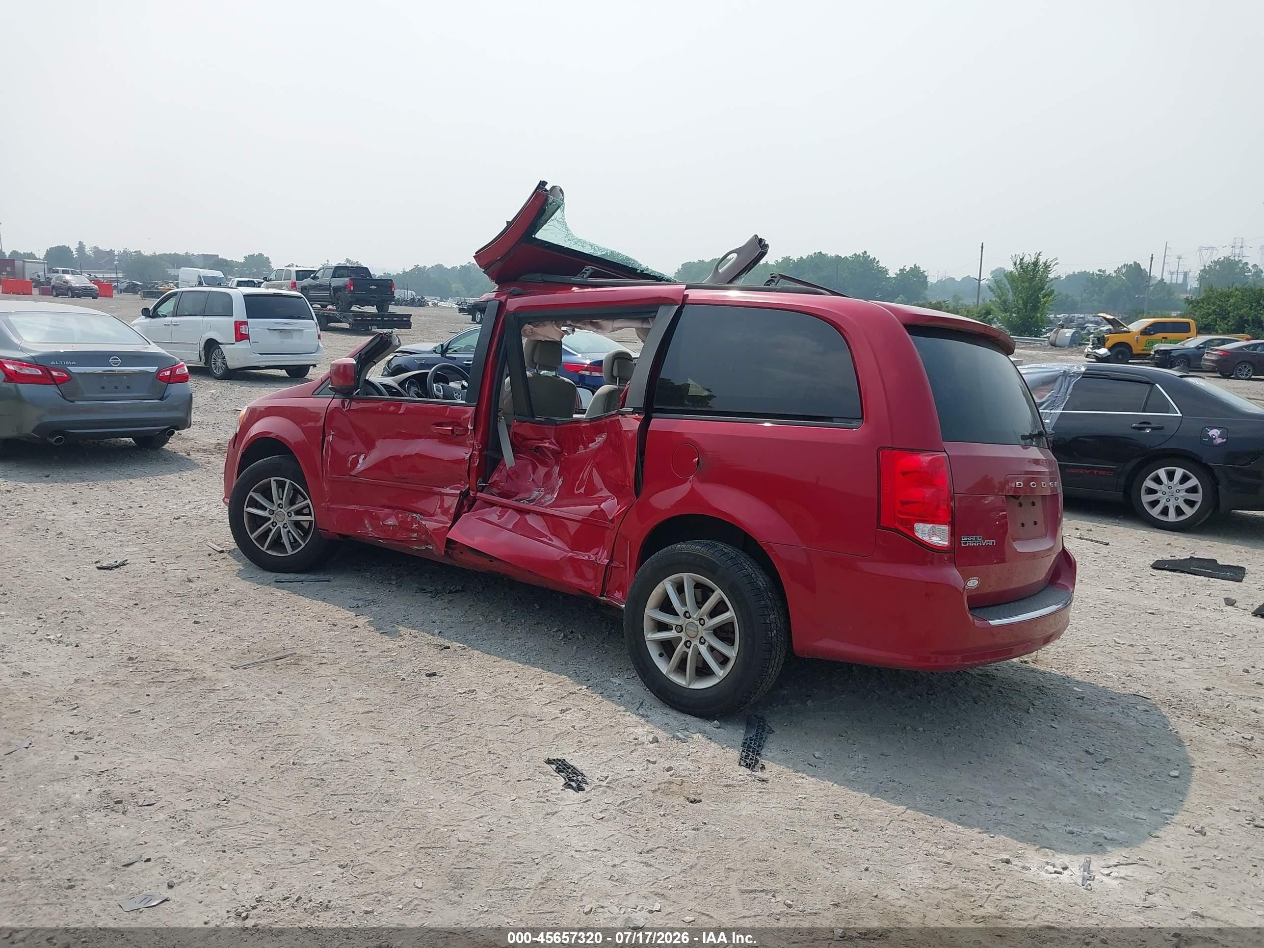 2015 Dodge Grand Caravan Sxt Красный vin: 2C4RDGCG7FR616998