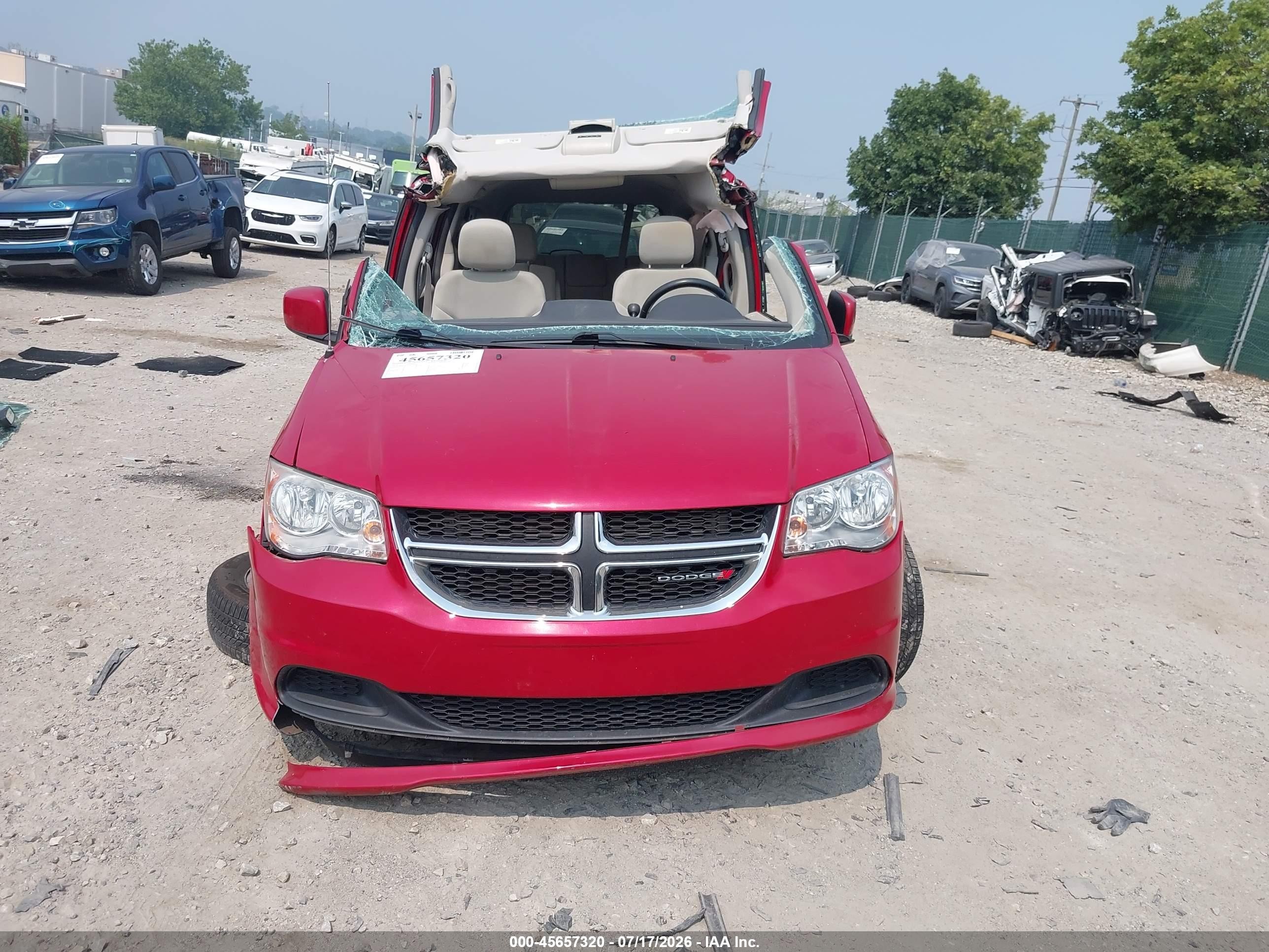 2015 Dodge Grand Caravan Sxt Красный vin: 2C4RDGCG7FR616998