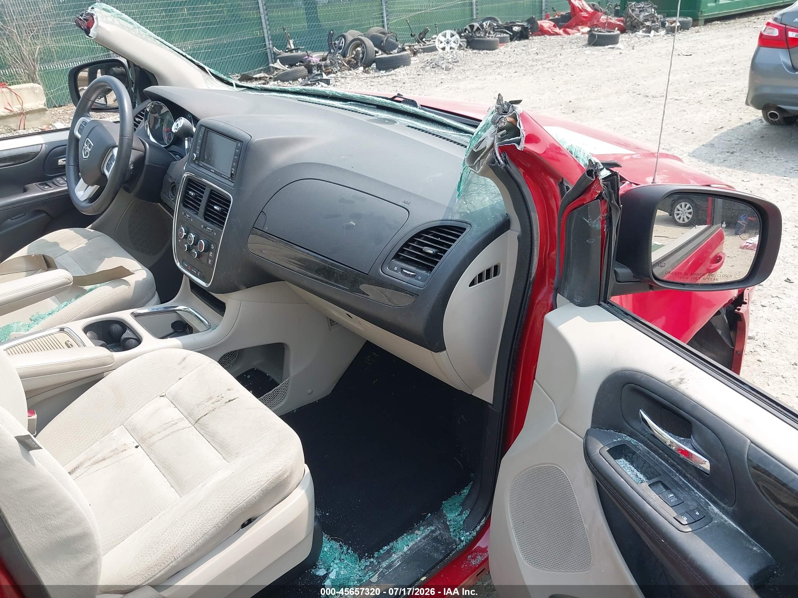 2015 Dodge Grand Caravan Sxt Красный vin: 2C4RDGCG7FR616998