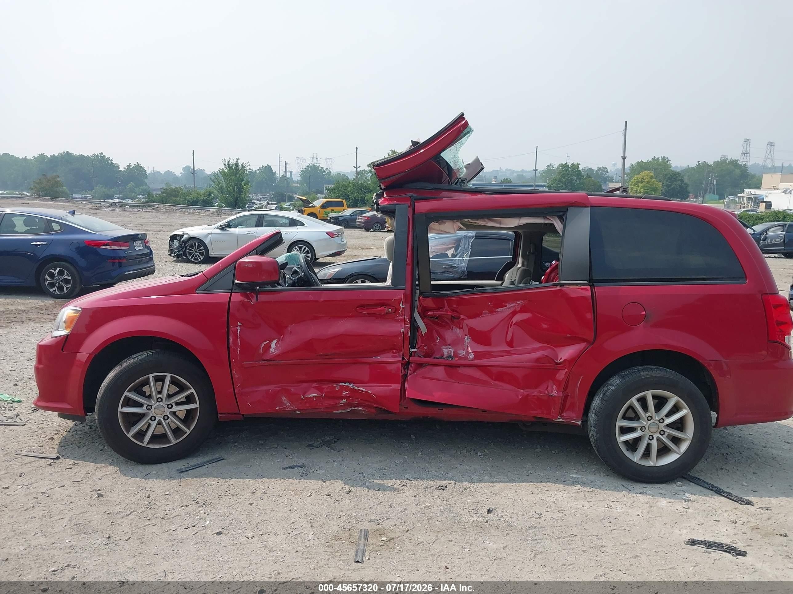 2015 Dodge Grand Caravan Sxt Красный vin: 2C4RDGCG7FR616998