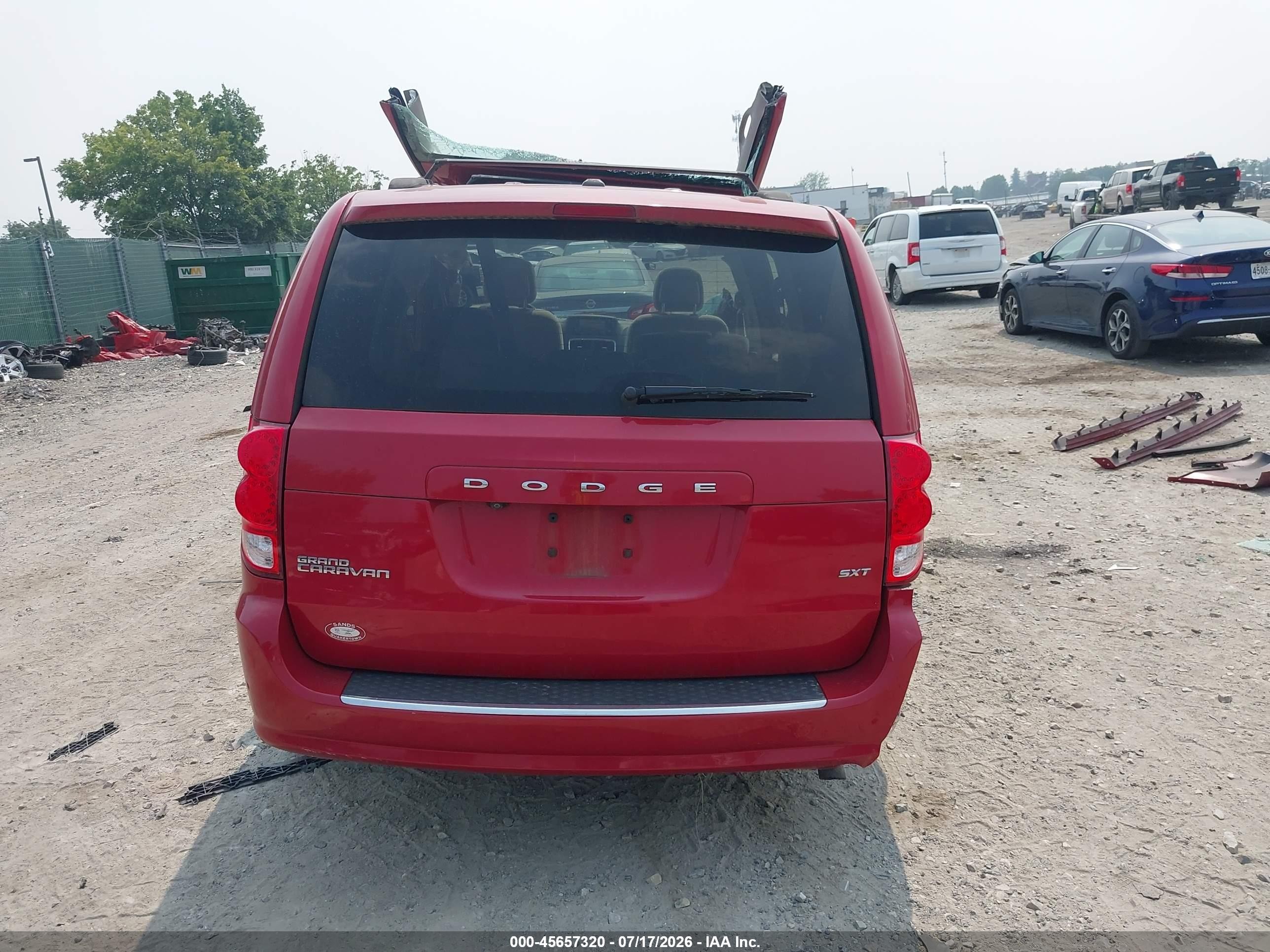 2015 Dodge Grand Caravan Sxt Красный vin: 2C4RDGCG7FR616998