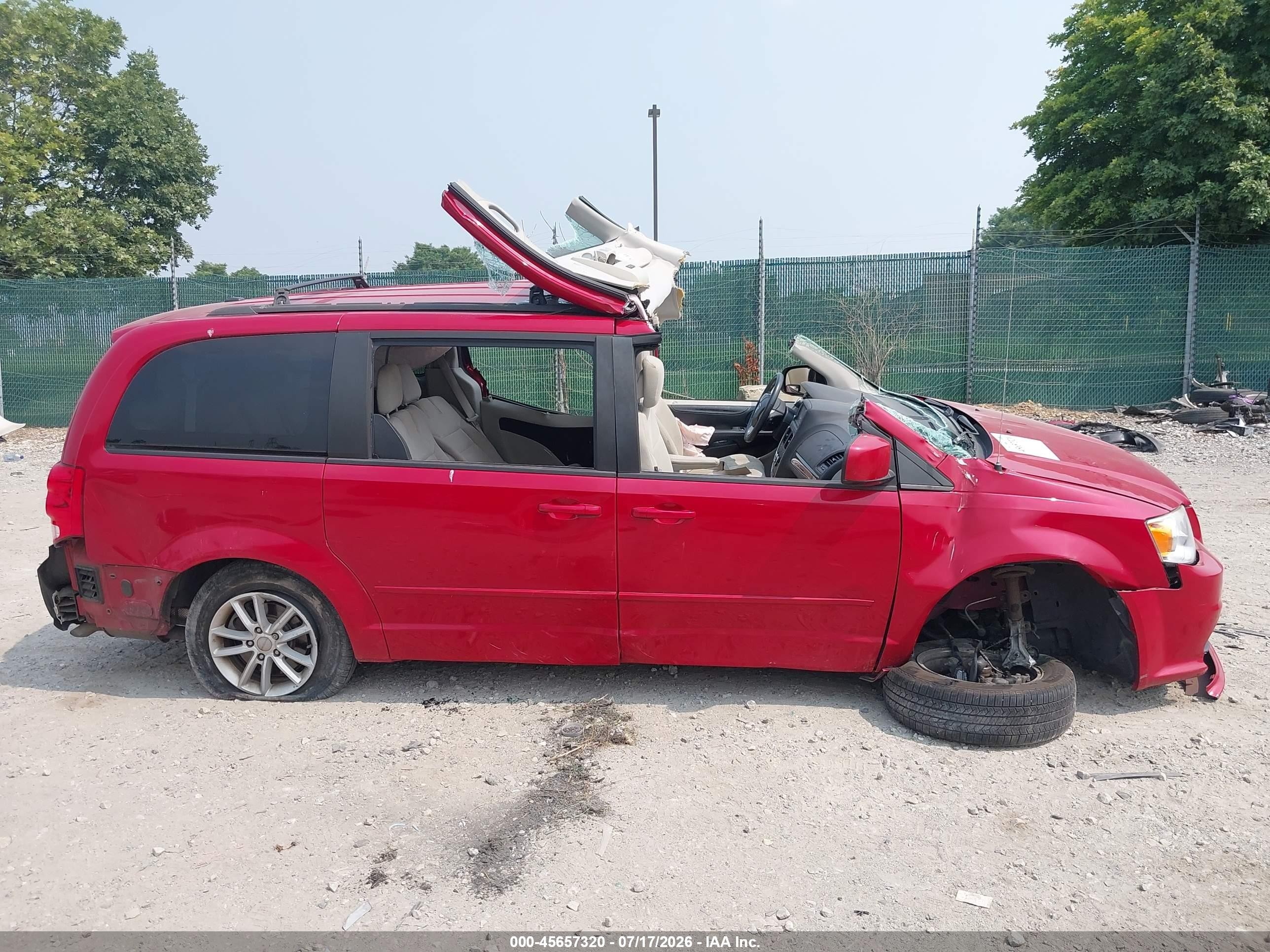2015 Dodge Grand Caravan Sxt Красный vin: 2C4RDGCG7FR616998