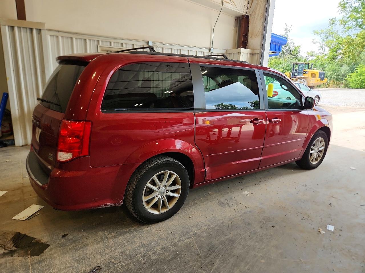2015 Dodge Grand Caravan Sxt Бордовый vin: 2C4RDGCG7FR631369
