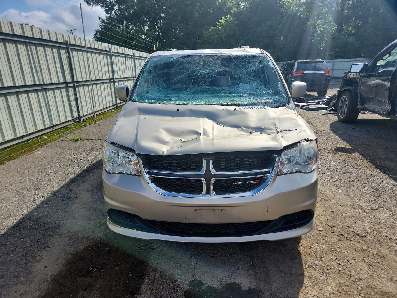 2015 Dodge Grand Caravan Sxt Beige vin: 2C4RDGCG7FR663335