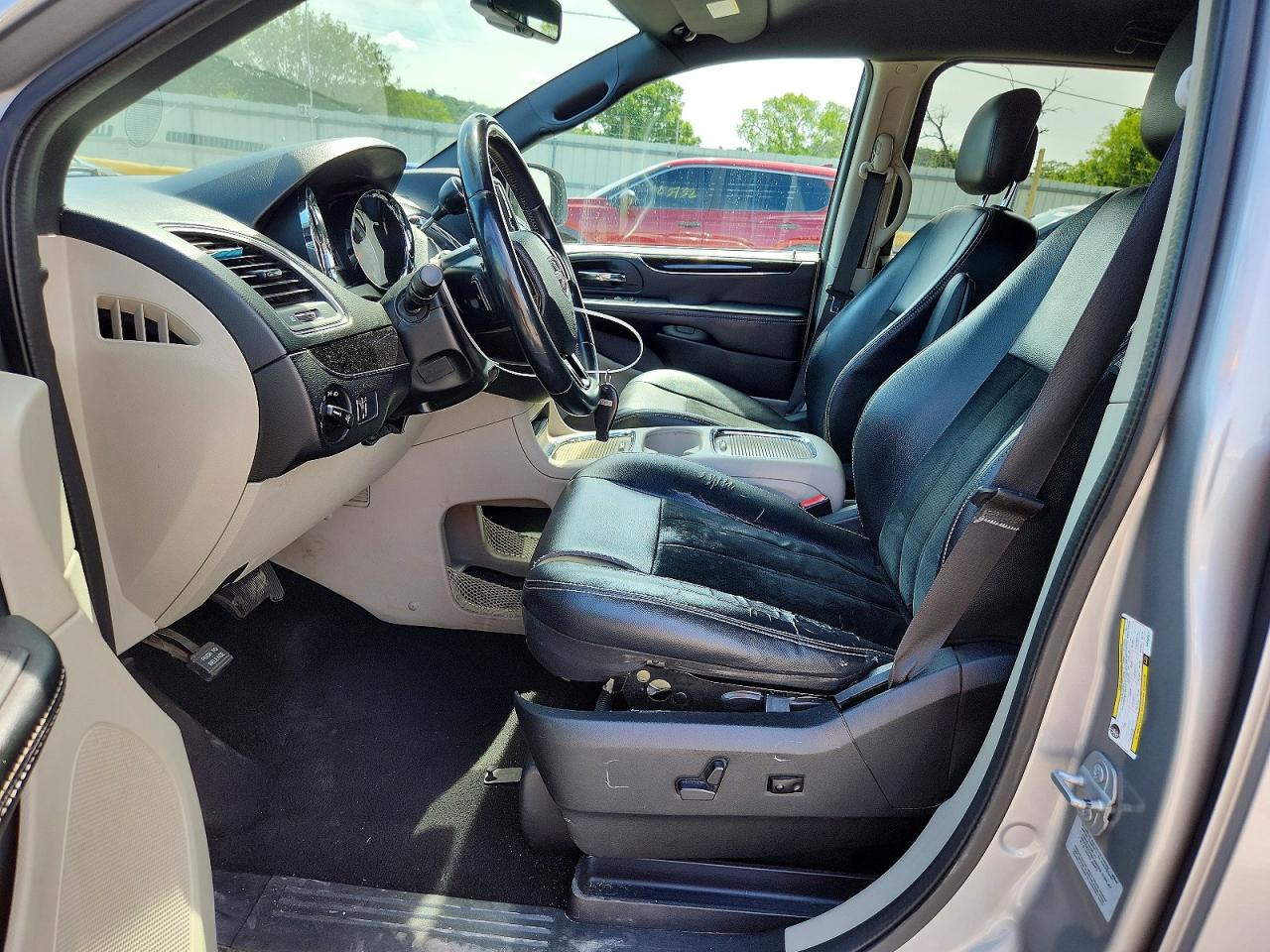2017 Dodge Grand Caravan Sxt Silver vin: 2C4RDGCG7HR800017